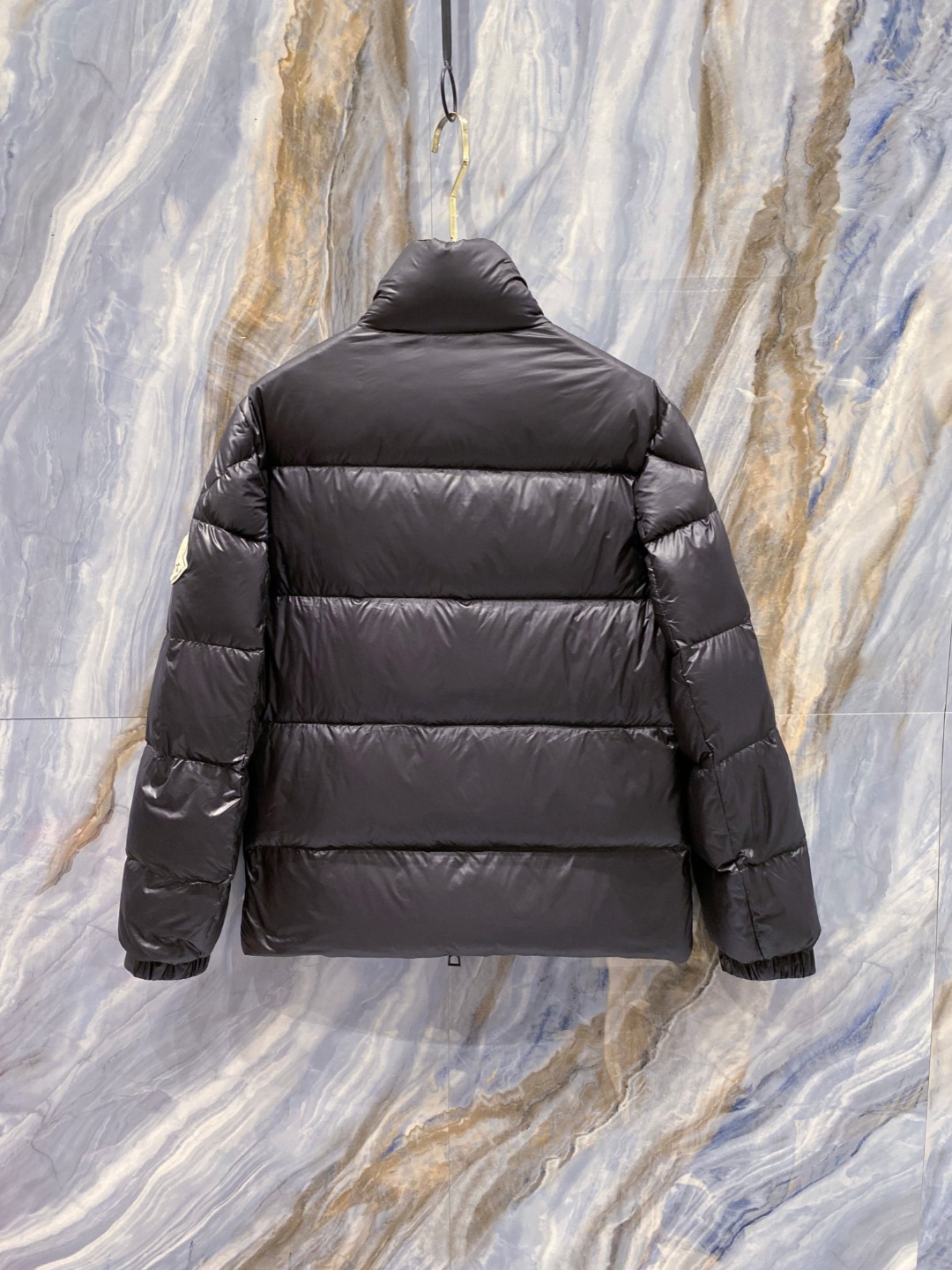 【鹅绒】Moncler 蒙口高端品鉴臻品！欧标90保暖白鹅绒填充男士羽绒服外套整体的造型设计依然传承了M