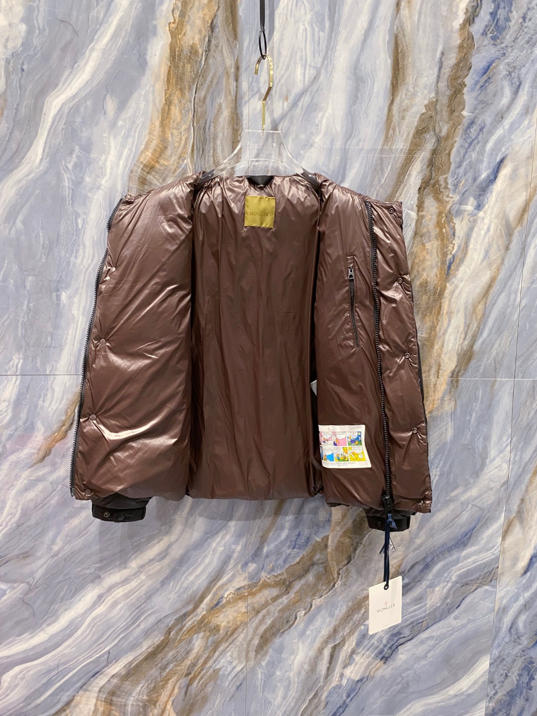 【鹅绒】Moncler 蒙口高端品鉴臻品！欧标90保暖白鹅绒填充男士羽绒服外套整体的造型设计依然传承了M
