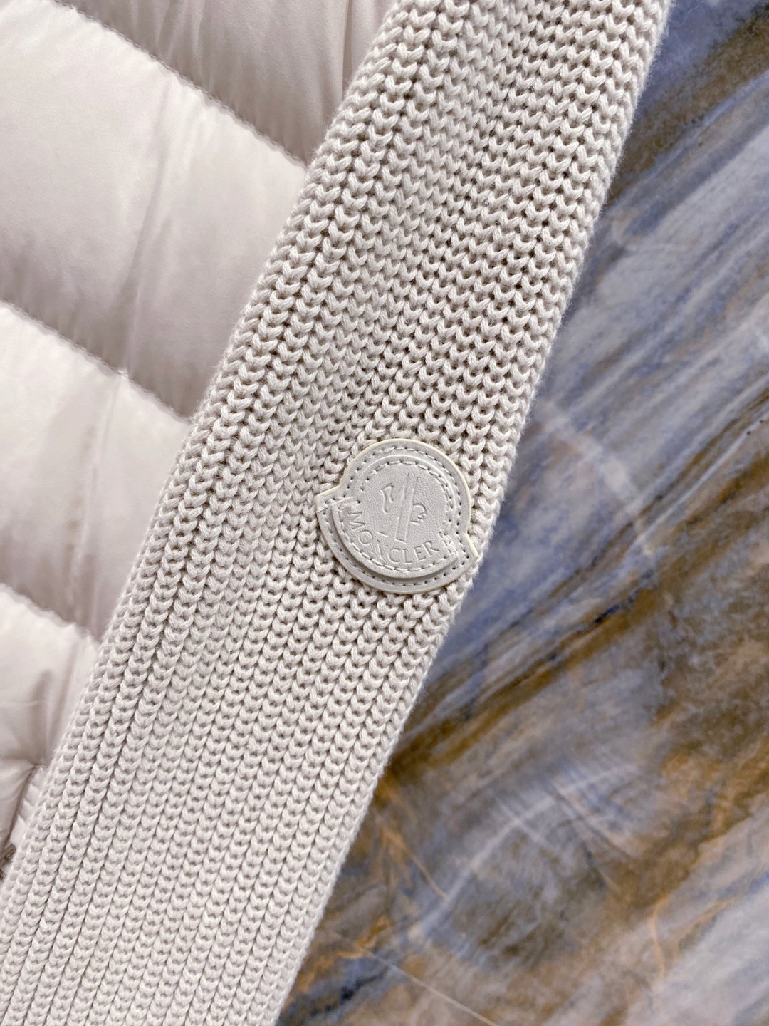 Moncler 蒙口 2025年秋冬新款羽绒服，针织拼接羽绒服采用新国标95白鸭绒，秋冬新品内搭神器！在