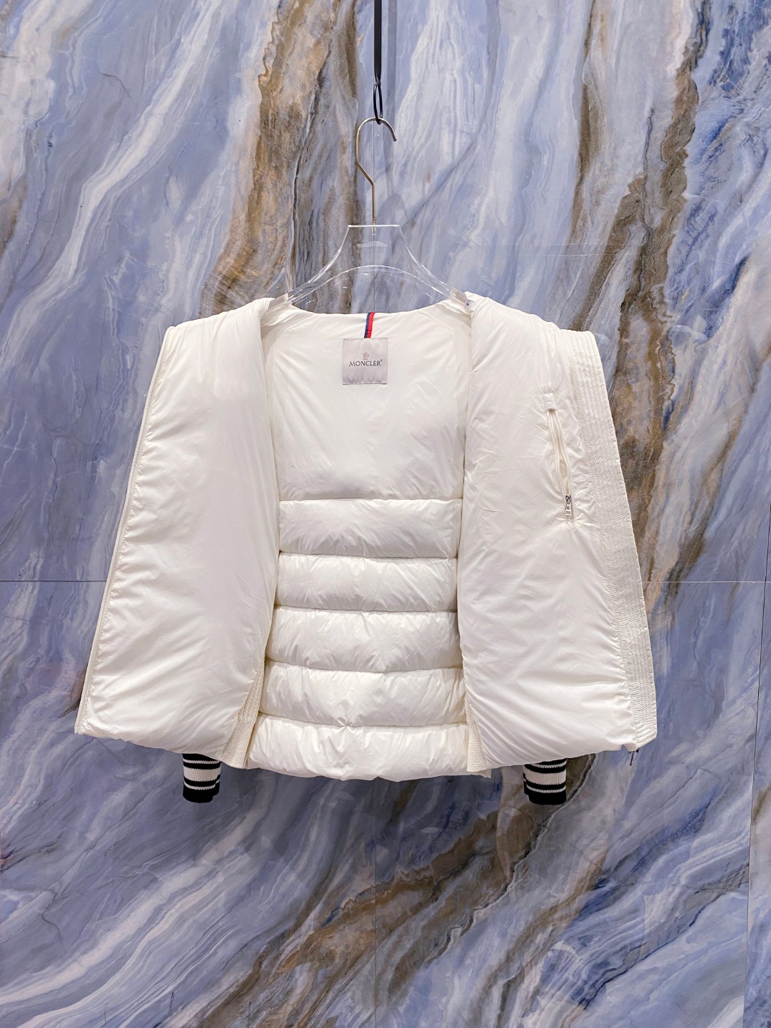 Moncler 蒙口 2025年秋冬新款羽绒服，针织连帽拼接羽绒服采用新国标95白鸭绒，秋冬新品内搭神器