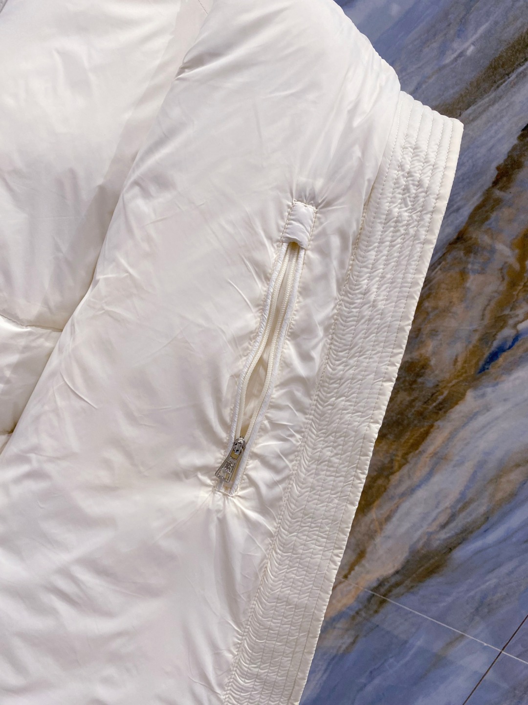 Moncler 蒙口 2025年秋冬新款羽绒服，针织连帽拼接羽绒服采用新国标95白鸭绒，秋冬新品内搭神器