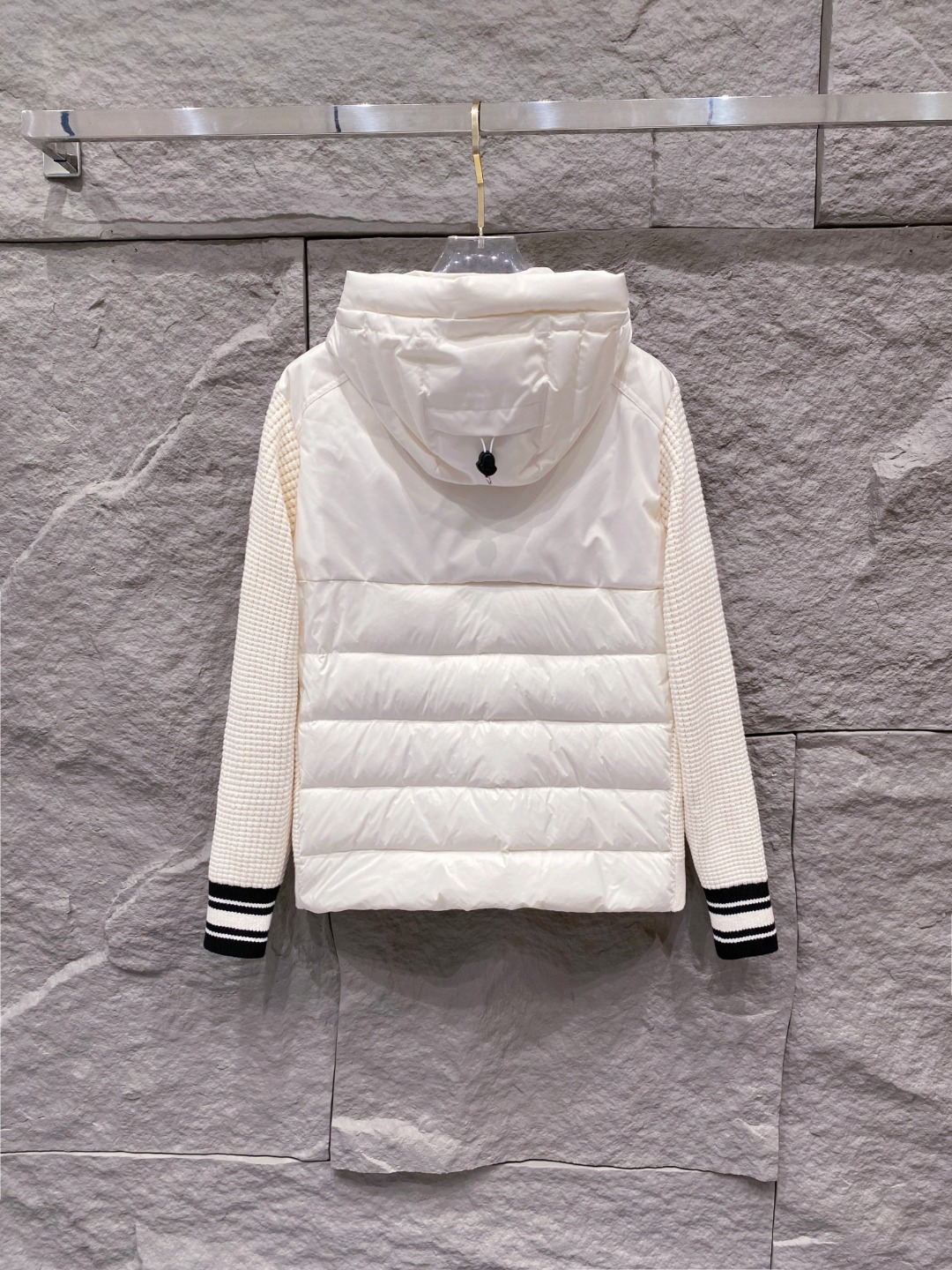 Moncler 蒙口 2025年秋冬新款羽绒服，针织连帽拼接羽绒服采用新国标95白鸭绒，秋冬新品内搭神器