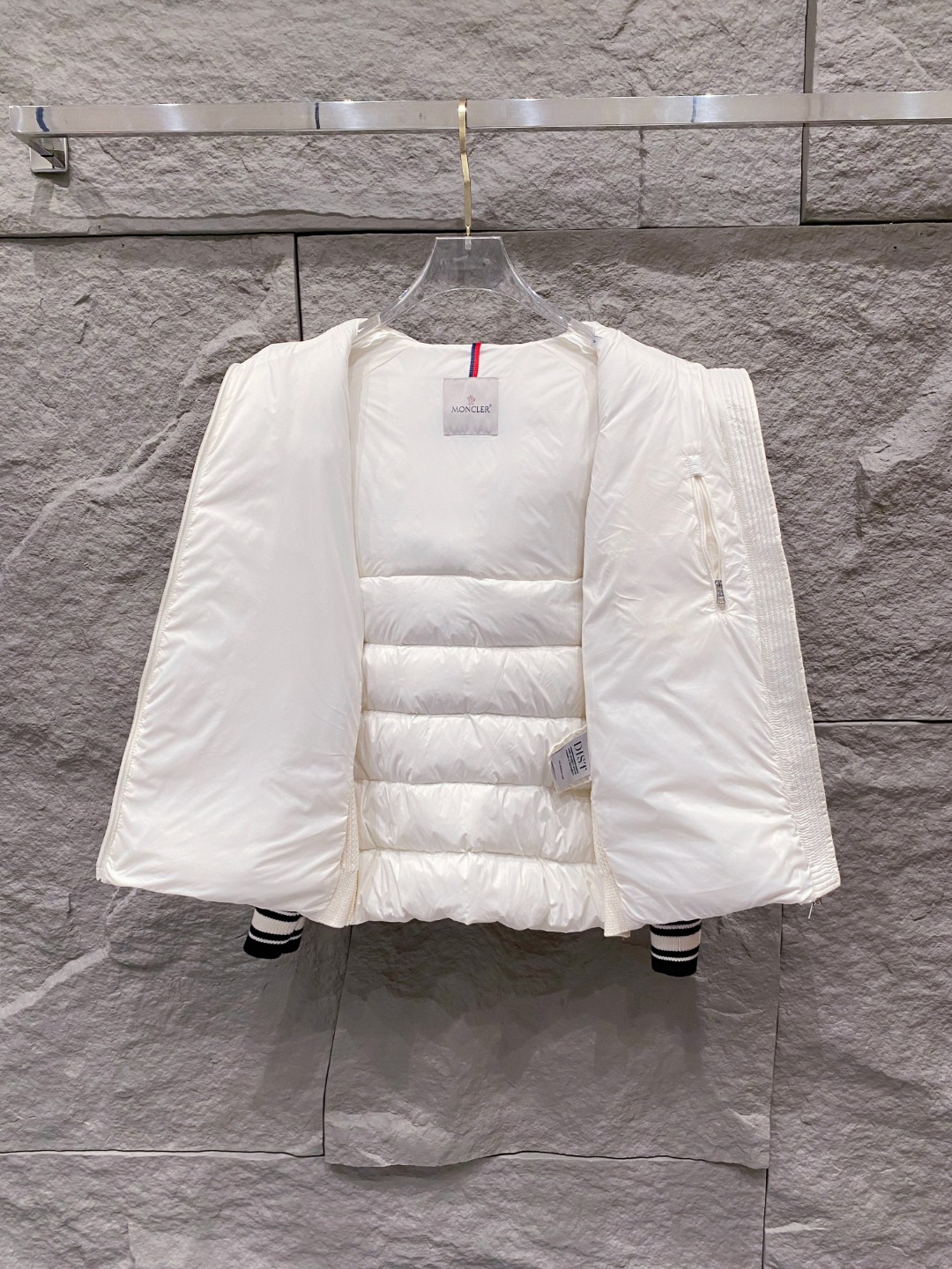 Moncler 蒙口 2025年秋冬新款羽绒服，针织连帽拼接羽绒服采用新国标95白鸭绒，秋冬新品内搭神器