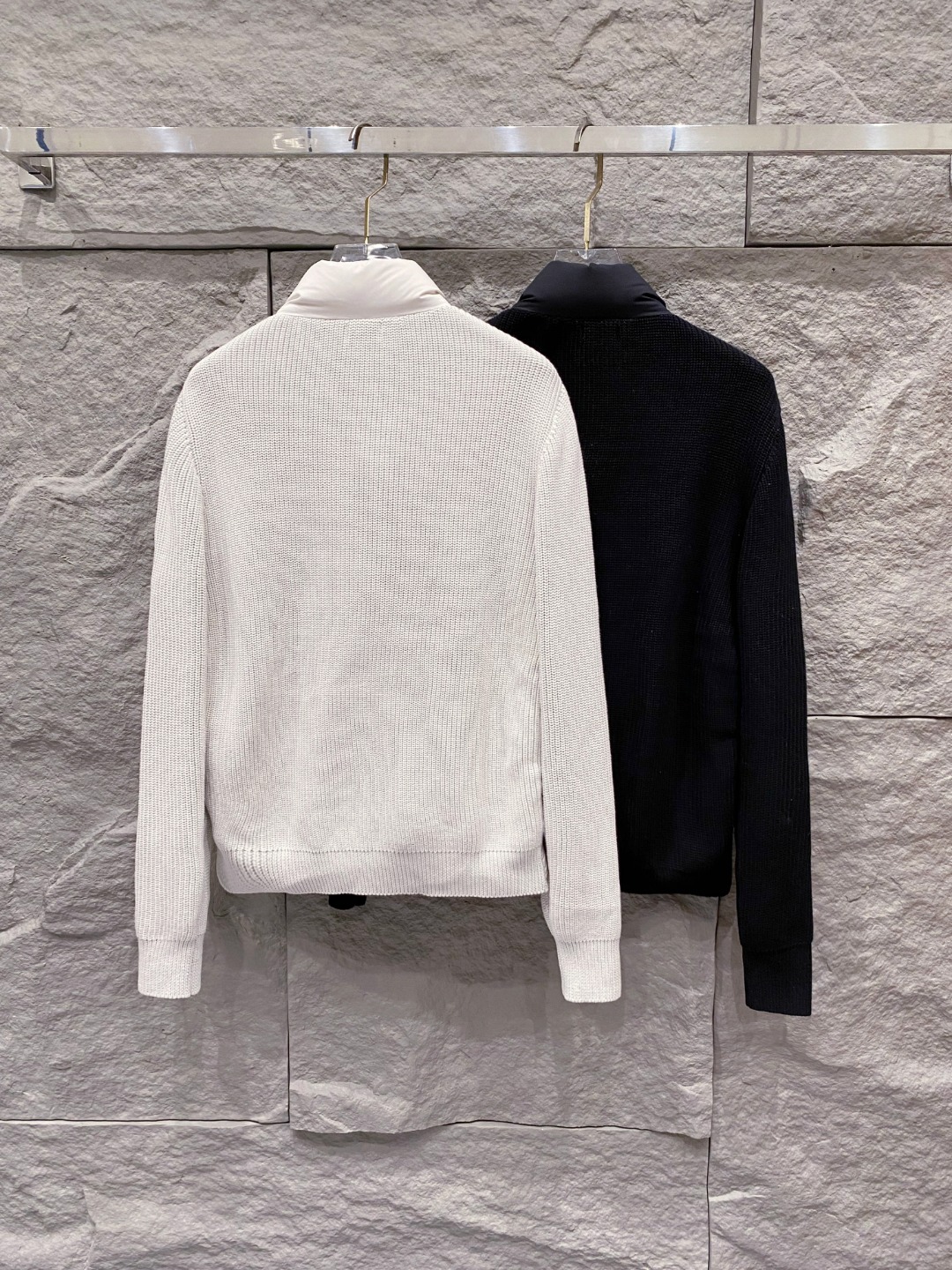 Moncler 蒙口 2025年秋冬新款羽绒服，针织拼接羽绒服采用新国标95白鸭绒，秋冬新品内搭神器！在