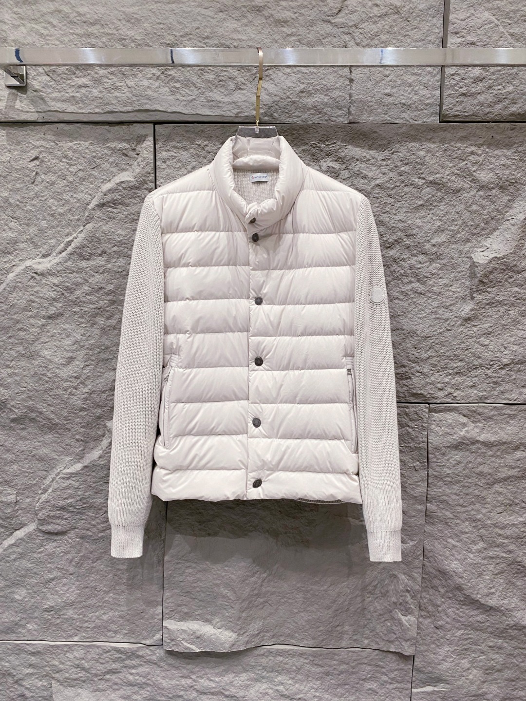 Moncler 蒙口 2025年秋冬新款羽绒服，针织拼接羽绒服采用新国标95白鸭绒，秋冬新品内搭神器！在