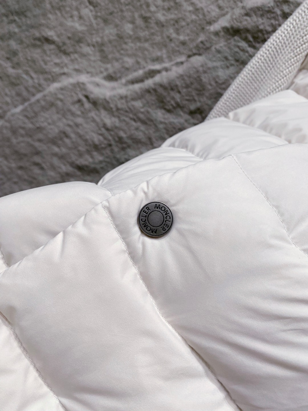 Moncler 蒙口 2025年秋冬新款羽绒服，针织拼接羽绒服采用新国标95白鸭绒，秋冬新品内搭神器！在