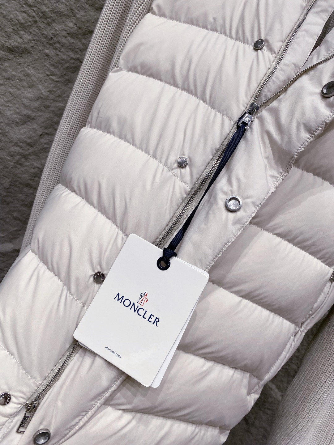 Moncler 蒙口 2025年秋冬新款羽绒服，针织拼接羽绒服采用新国标95白鸭绒，秋冬新品内搭神器！在