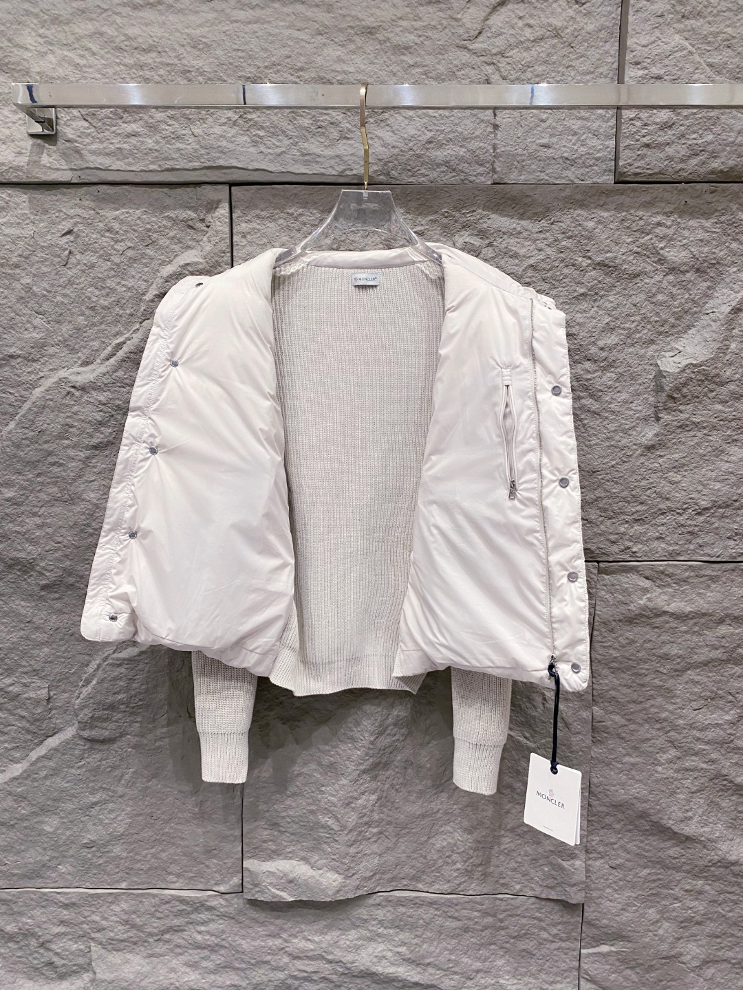 Moncler 蒙口 2025年秋冬新款羽绒服，针织拼接羽绒服采用新国标95白鸭绒，秋冬新品内搭神器！在