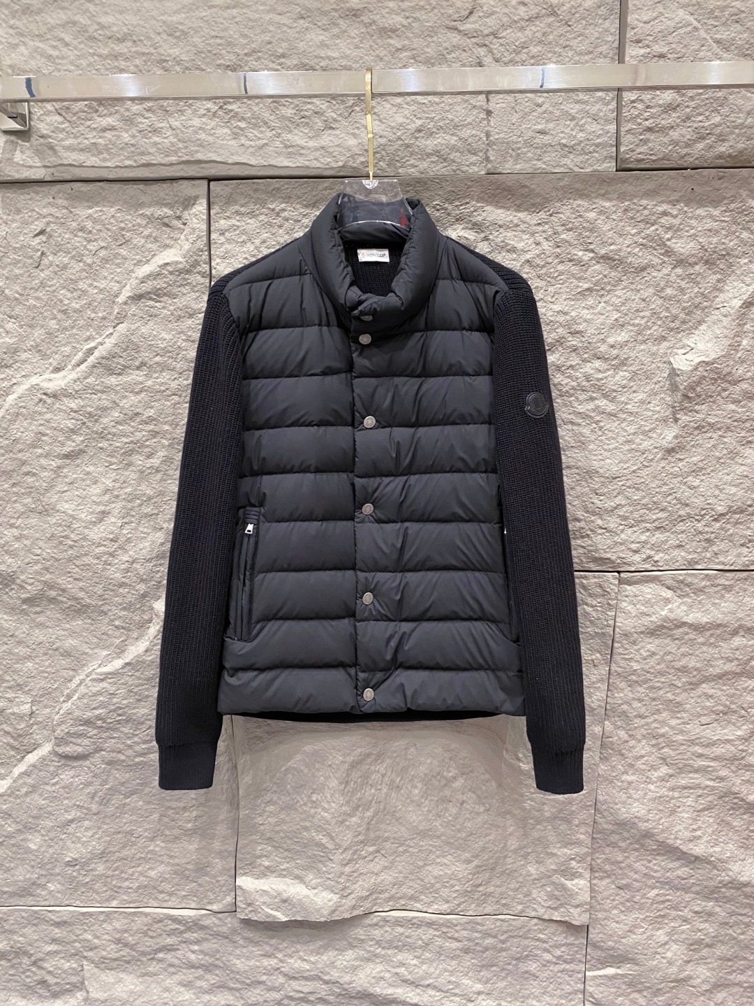 Moncler 蒙口 2025年秋冬新款羽绒服，针织拼接羽绒服采用新国标95白鸭绒，秋冬新品内搭神器！在