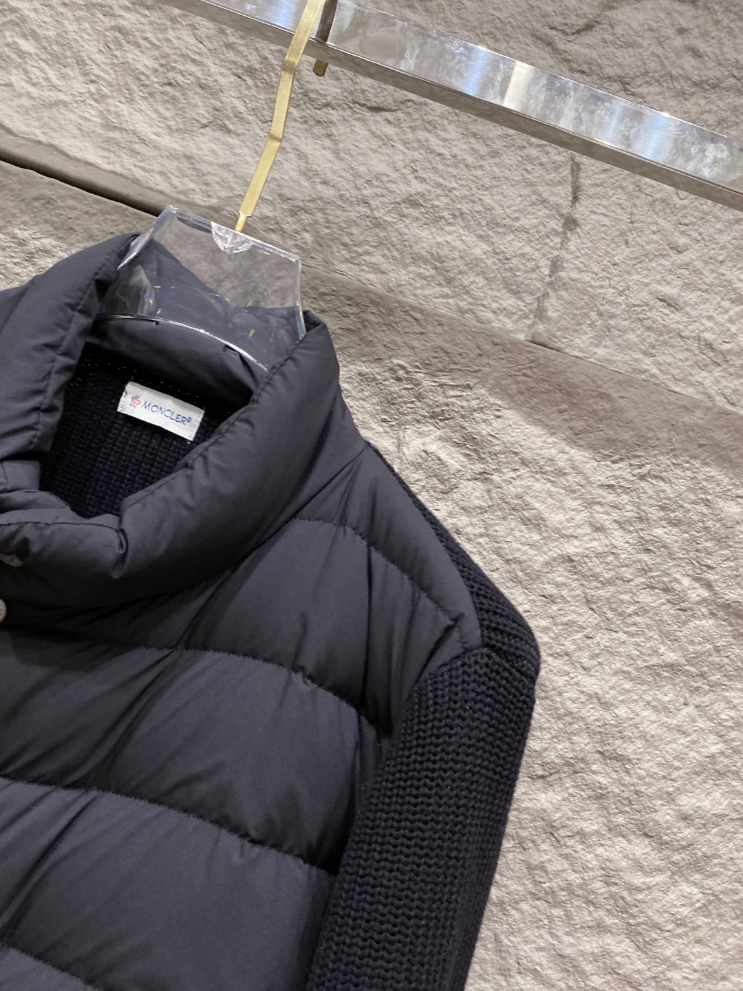 Moncler 蒙口 2025年秋冬新款羽绒服，针织拼接羽绒服采用新国标95白鸭绒，秋冬新品内搭神器！在