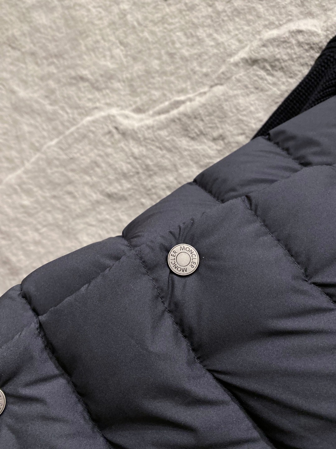 Moncler 蒙口 2025年秋冬新款羽绒服，针织拼接羽绒服采用新国标95白鸭绒，秋冬新品内搭神器！在