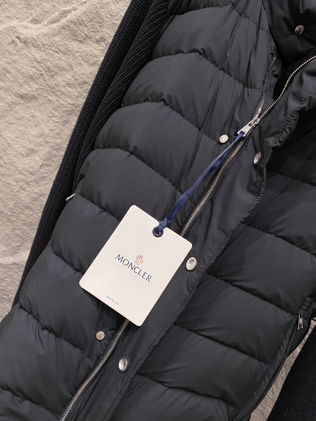 Moncler 蒙口 2025年秋冬新款羽绒服，针织拼接羽绒服采用新国标95白鸭绒，秋冬新品内搭神器！在