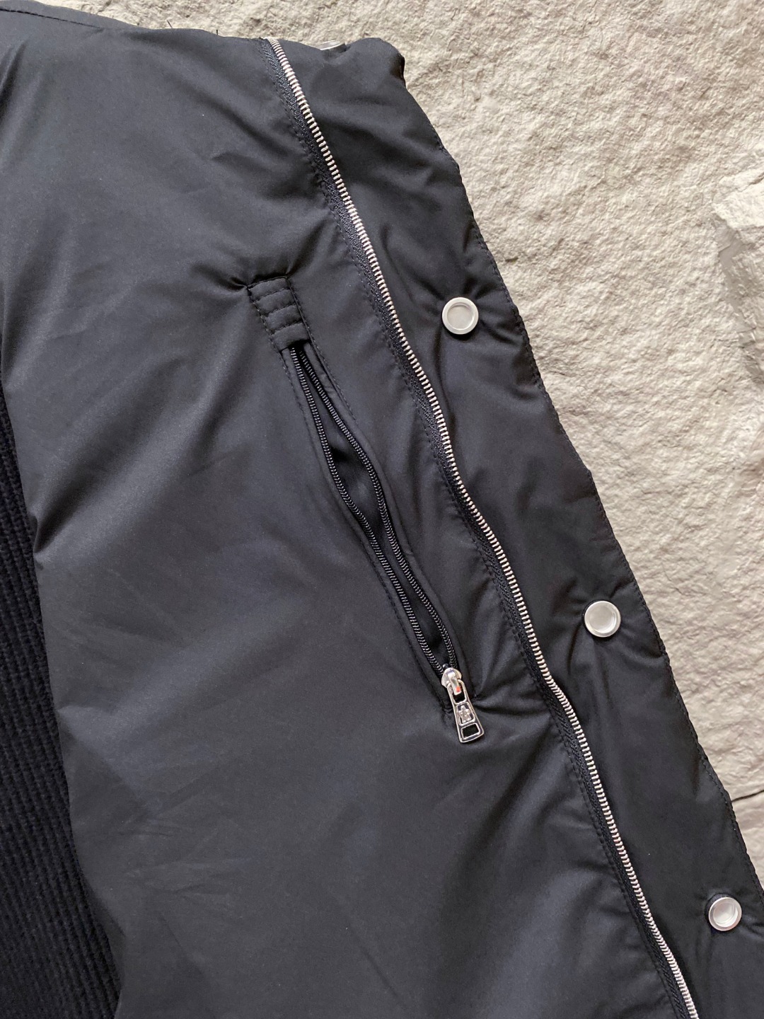 Moncler 蒙口 2025年秋冬新款羽绒服，针织拼接羽绒服采用新国标95白鸭绒，秋冬新品内搭神器！在