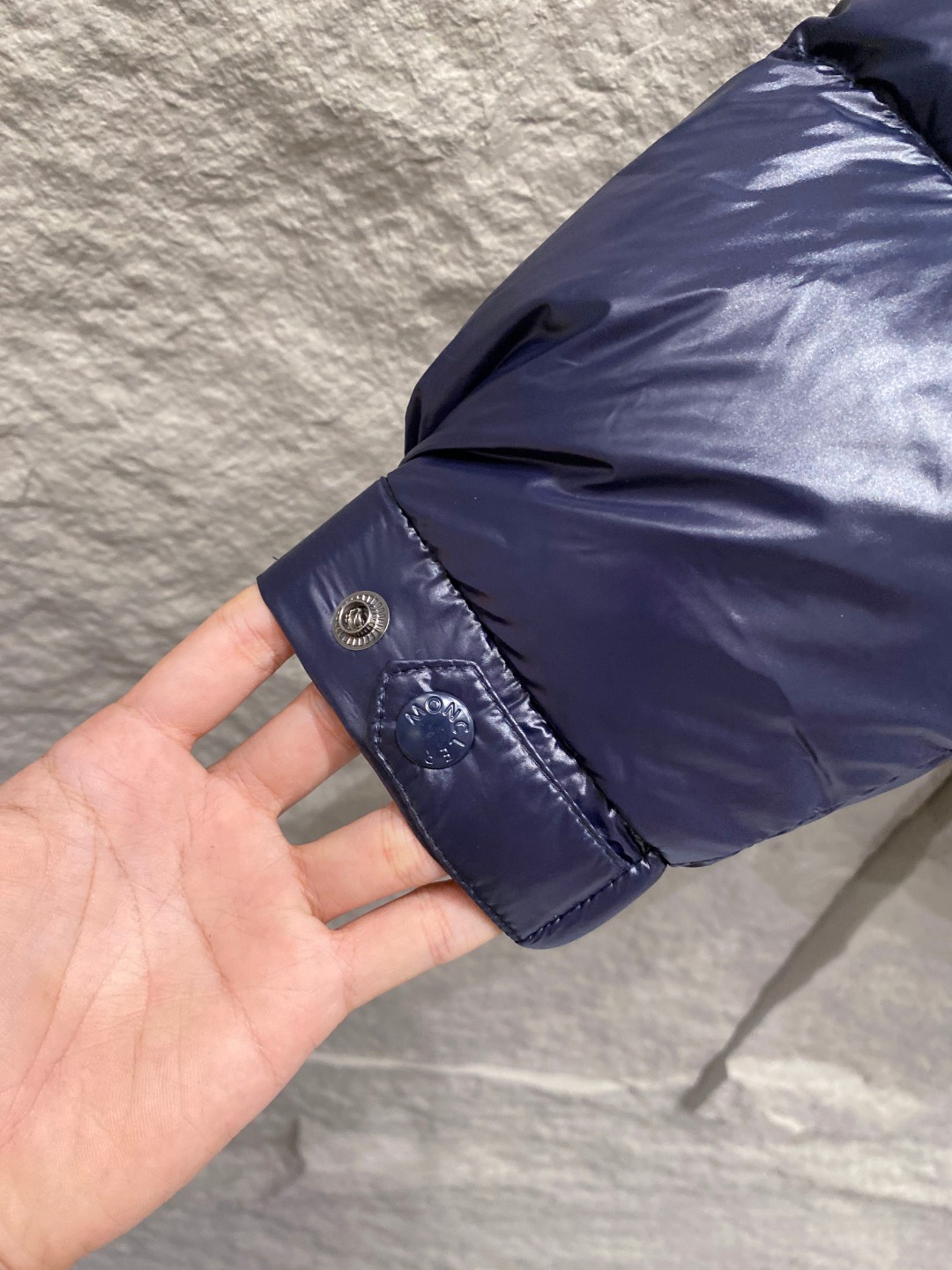 【鹅绒】Moncler 蒙口高端品鉴臻品！欧标90保暖白鹅绒填充男士羽绒服外套整体的造型设计依然传承了M