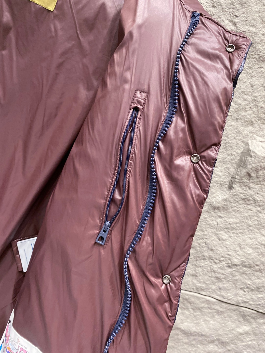 【鹅绒】Moncler 蒙口高端品鉴臻品！欧标90保暖白鹅绒填充男士羽绒服外套整体的造型设计依然传承了M