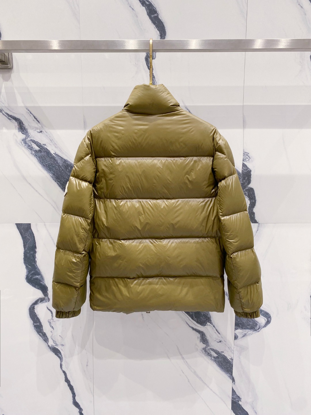 【鹅绒】Moncler 蒙口高端品鉴臻品！欧标90保暖白鹅绒填充男士羽绒服外套整体的造型设计依然传承了M