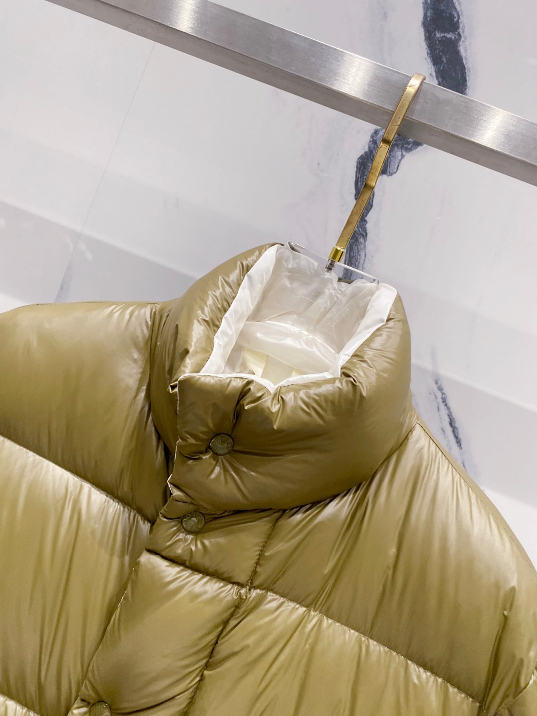 【鹅绒】Moncler 蒙口高端品鉴臻品！欧标90保暖白鹅绒填充男士羽绒服外套整体的造型设计依然传承了M