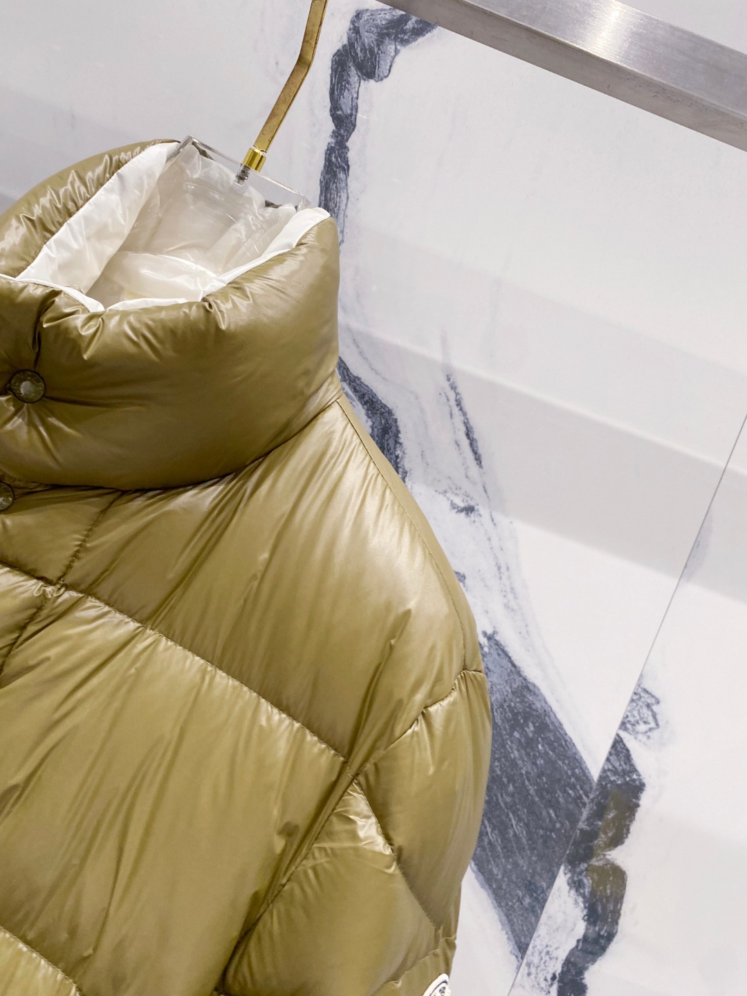 【鹅绒】Moncler 蒙口高端品鉴臻品！欧标90保暖白鹅绒填充男士羽绒服外套整体的造型设计依然传承了M