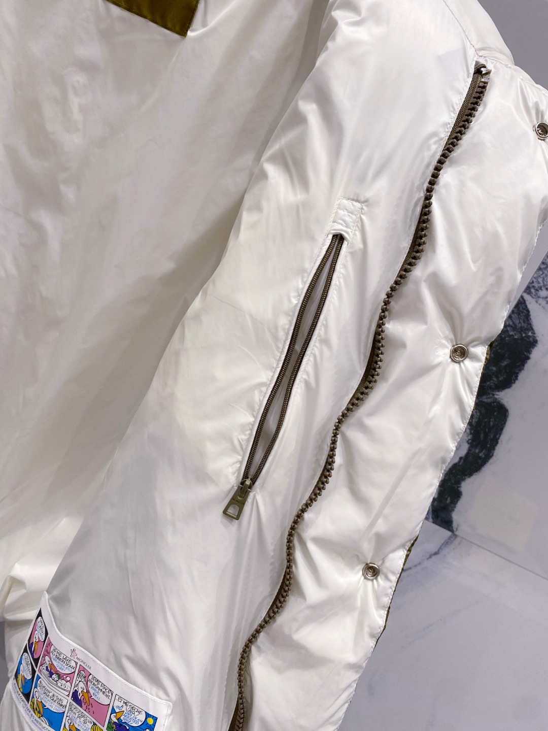 【鹅绒】Moncler 蒙口高端品鉴臻品！欧标90保暖白鹅绒填充男士羽绒服外套整体的造型设计依然传承了M