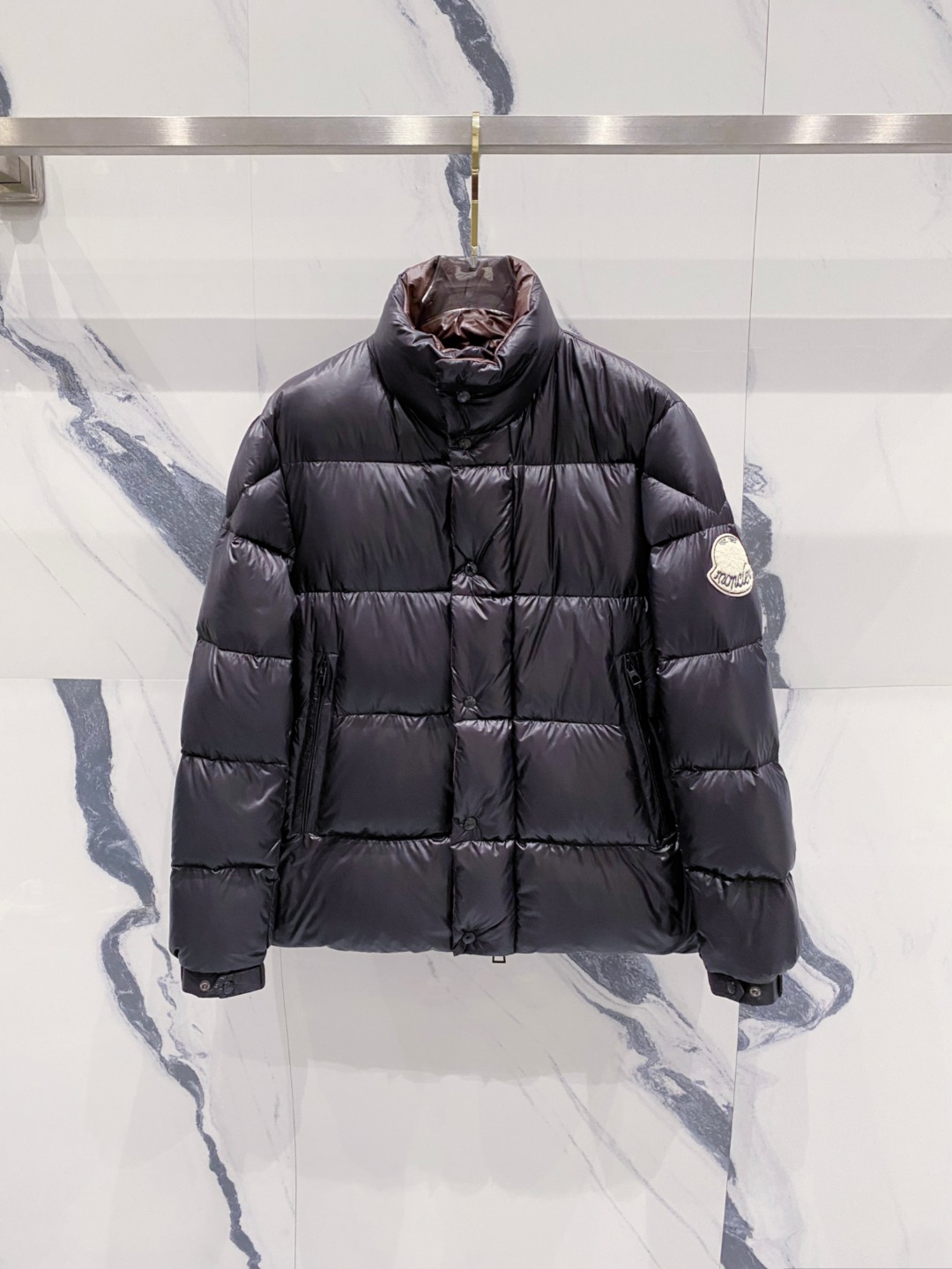 【鹅绒】Moncler 蒙口高端品鉴臻品！欧标90保暖白鹅绒填充男士羽绒服外套整体的造型设计依然传承了M