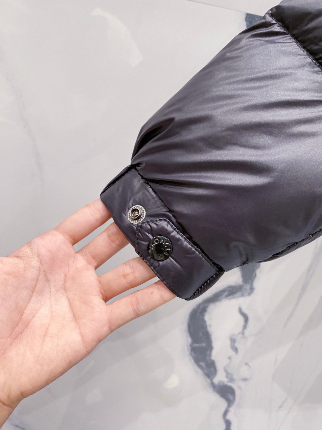 【鹅绒】Moncler 蒙口高端品鉴臻品！欧标90保暖白鹅绒填充男士羽绒服外套整体的造型设计依然传承了M