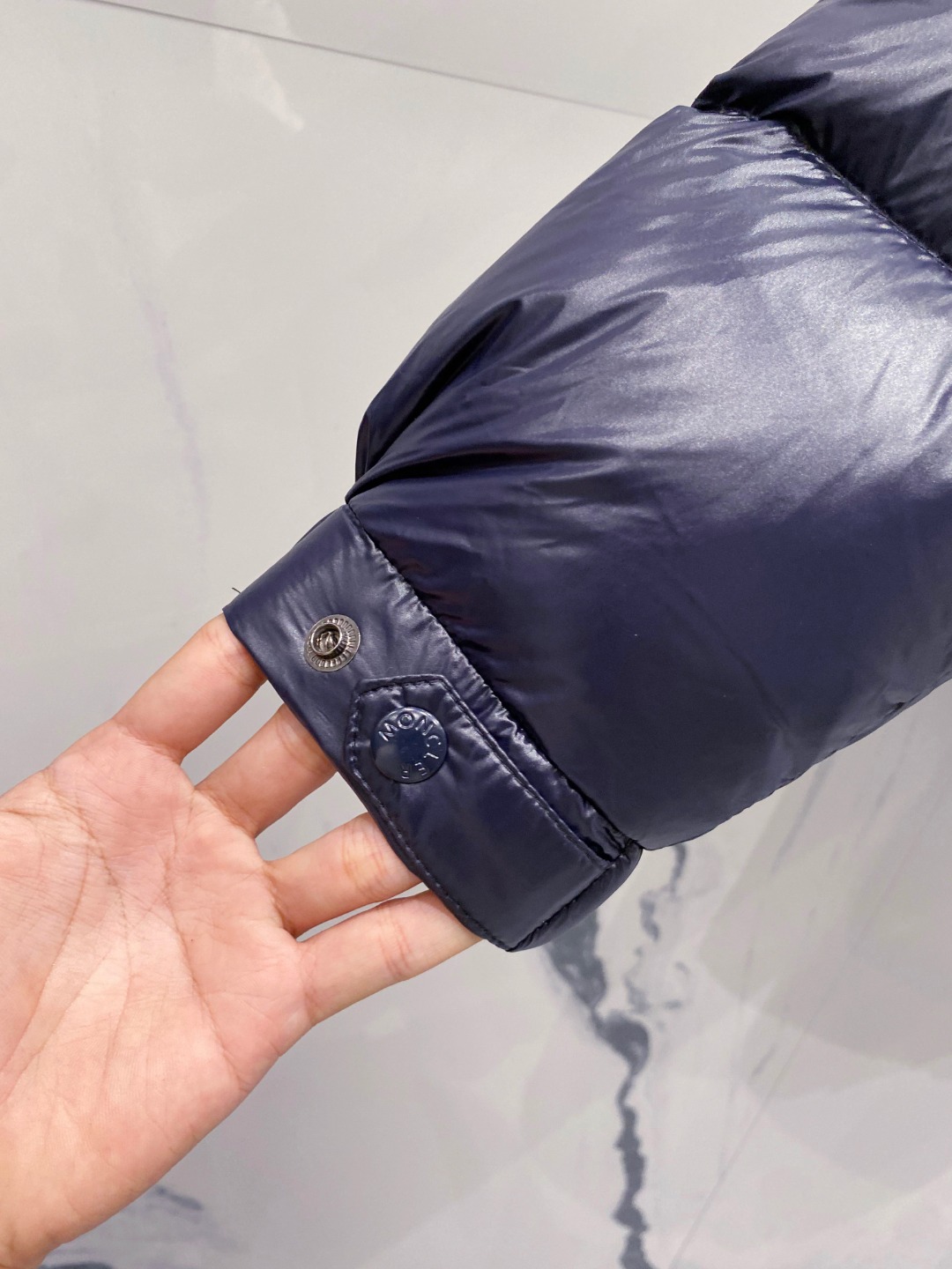 【鹅绒】Moncler 蒙口高端品鉴臻品！欧标90保暖白鹅绒填充男士羽绒服外套整体的造型设计依然传承了M