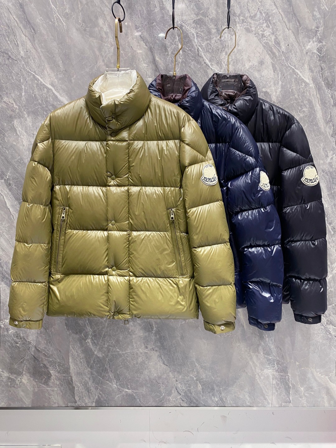 【鹅绒】Moncler 蒙口高端品鉴臻品！欧标90保暖白鹅绒填充男士羽绒服外套整体的造型设计依然传承了M