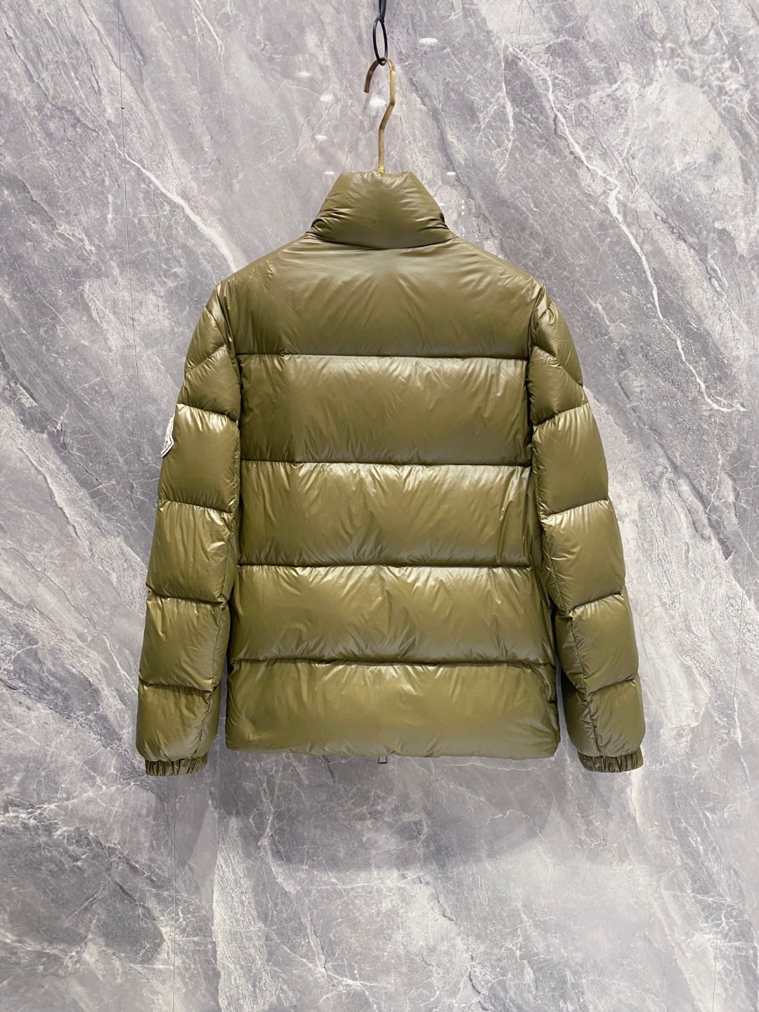 【鹅绒】Moncler 蒙口高端品鉴臻品！欧标90保暖白鹅绒填充男士羽绒服外套整体的造型设计依然传承了M