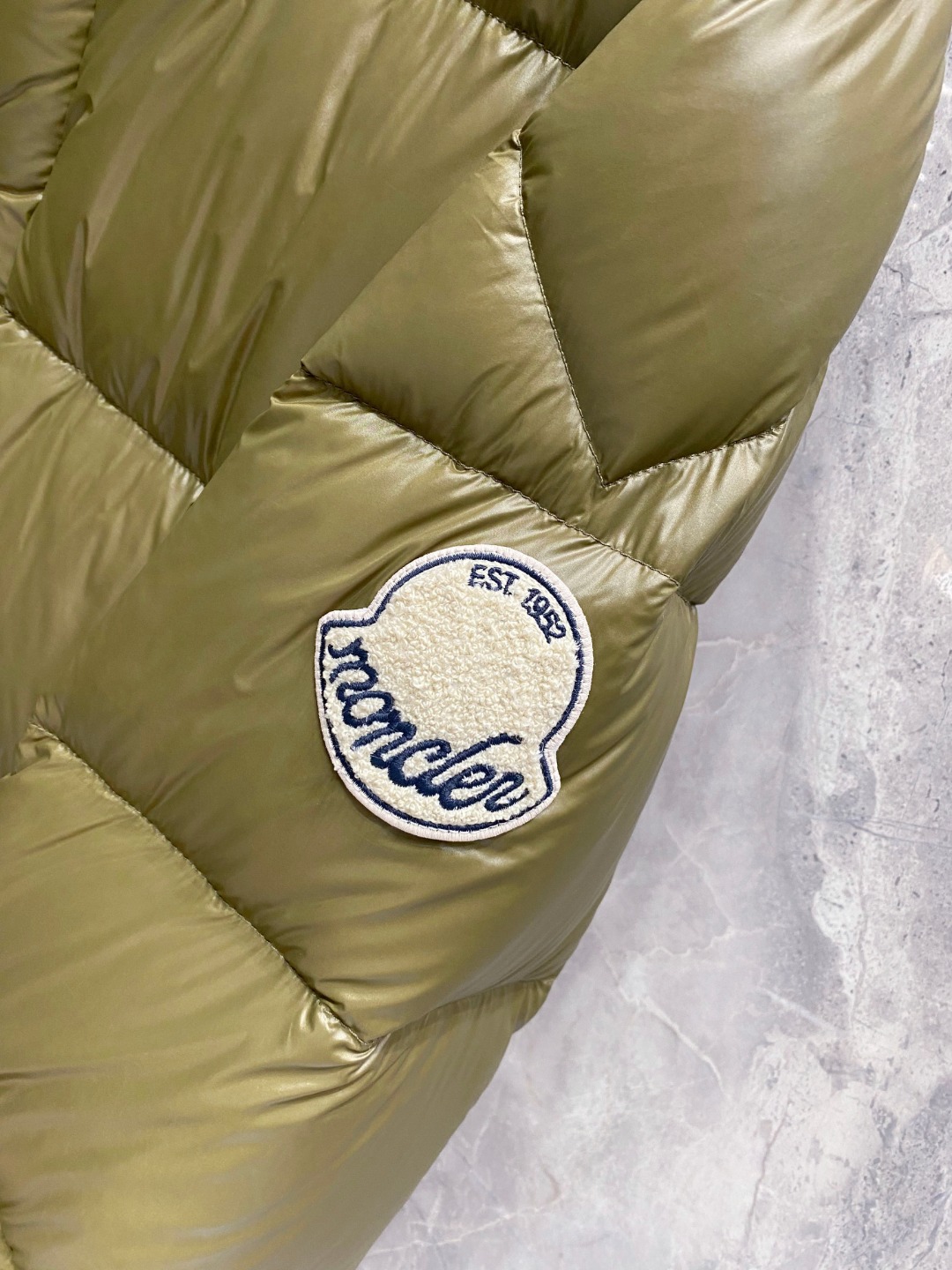 【鹅绒】Moncler 蒙口高端品鉴臻品！欧标90保暖白鹅绒填充男士羽绒服外套整体的造型设计依然传承了M