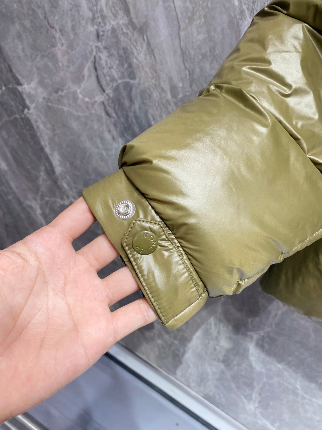 【鹅绒】Moncler 蒙口高端品鉴臻品！欧标90保暖白鹅绒填充男士羽绒服外套整体的造型设计依然传承了M