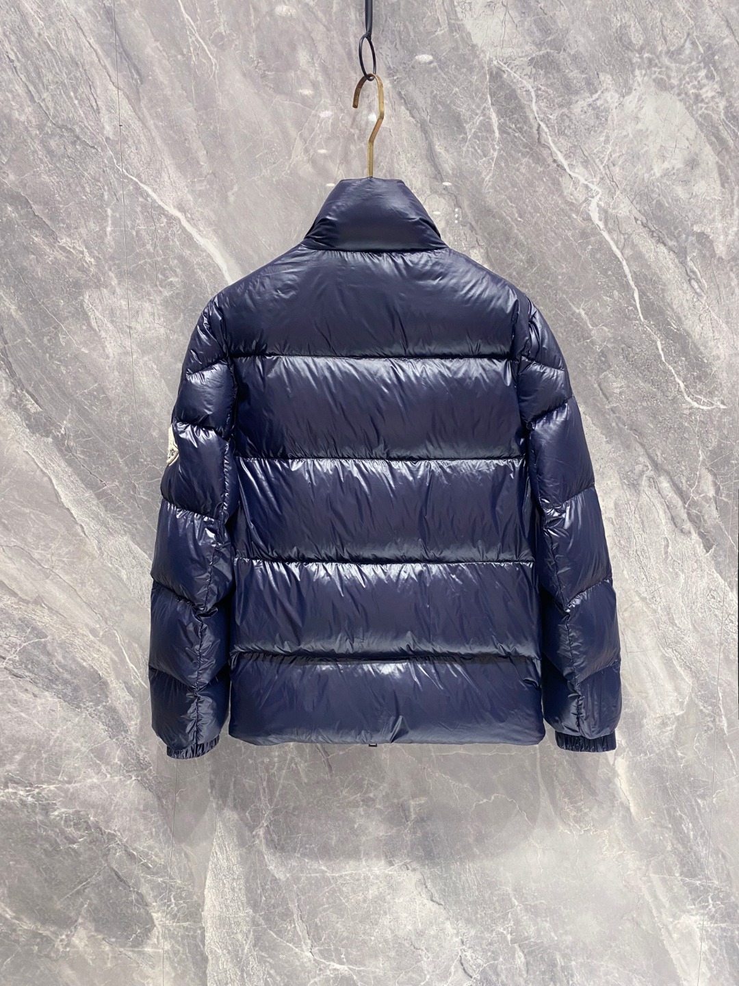 【鹅绒】Moncler 蒙口高端品鉴臻品！欧标90保暖白鹅绒填充男士羽绒服外套整体的造型设计依然传承了M