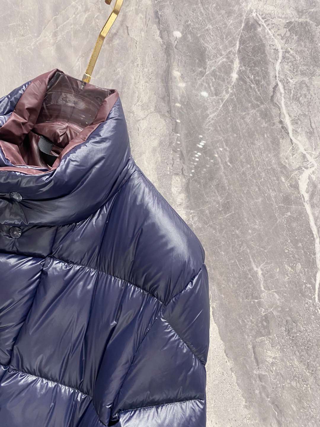 【鹅绒】Moncler 蒙口高端品鉴臻品！欧标90保暖白鹅绒填充男士羽绒服外套整体的造型设计依然传承了M