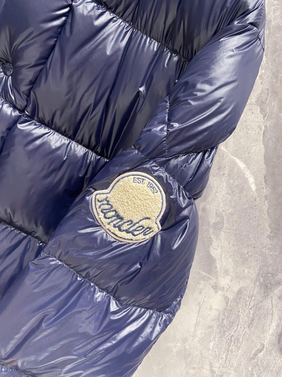 【鹅绒】Moncler 蒙口高端品鉴臻品！欧标90保暖白鹅绒填充男士羽绒服外套整体的造型设计依然传承了M