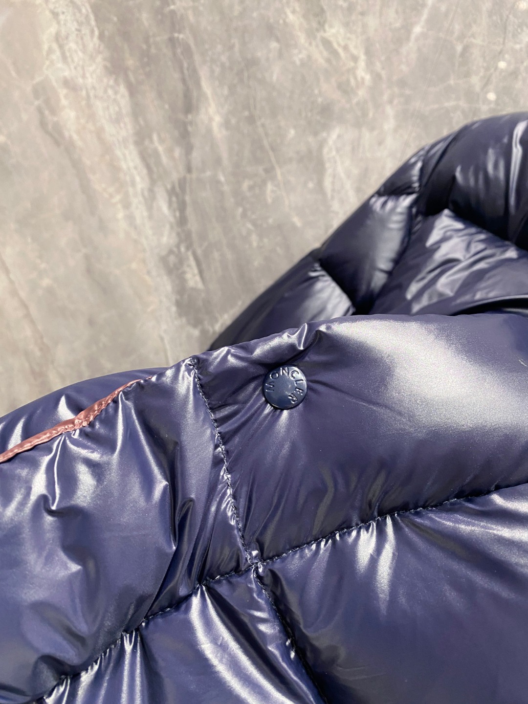 【鹅绒】Moncler 蒙口高端品鉴臻品！欧标90保暖白鹅绒填充男士羽绒服外套整体的造型设计依然传承了M