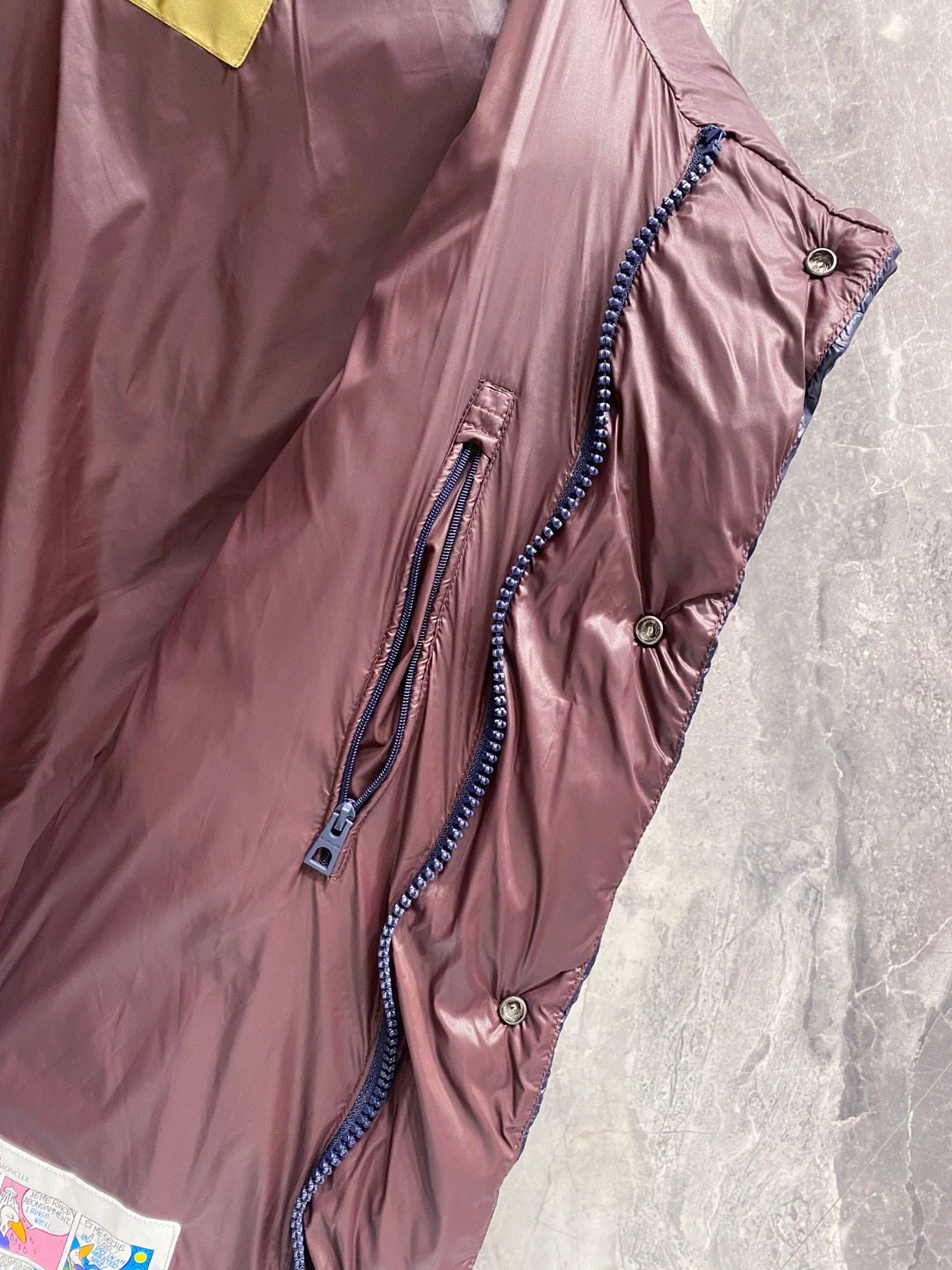 【鹅绒】Moncler 蒙口高端品鉴臻品！欧标90保暖白鹅绒填充男士羽绒服外套整体的造型设计依然传承了M