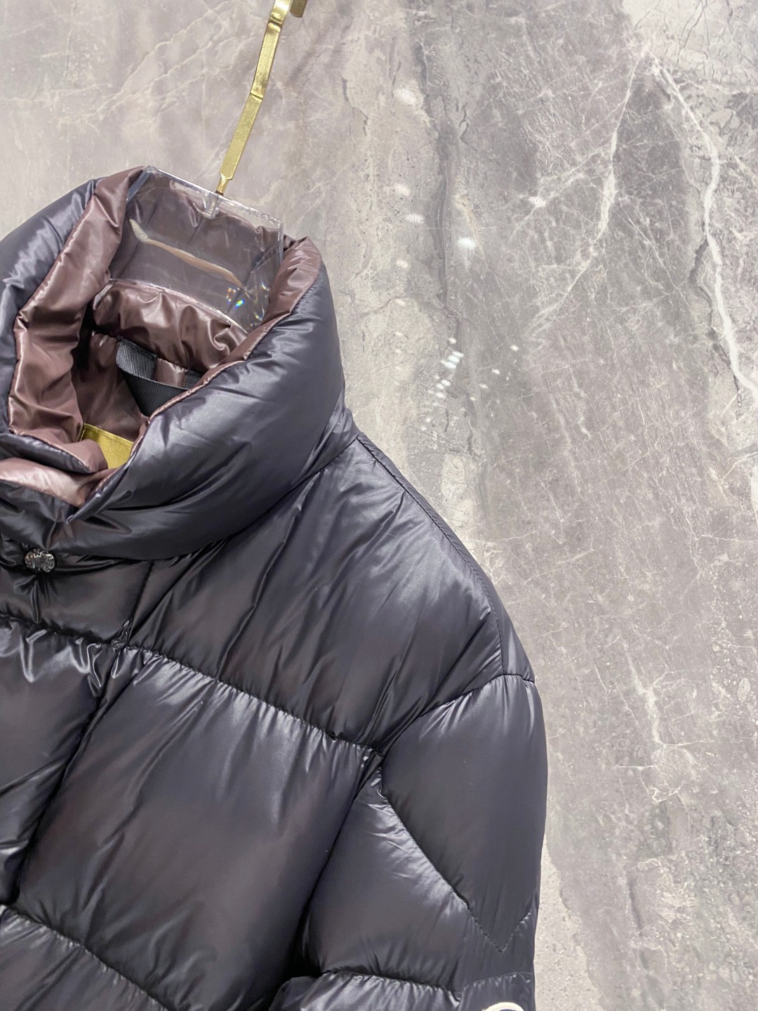 【鹅绒】Moncler 蒙口高端品鉴臻品！欧标90保暖白鹅绒填充男士羽绒服外套整体的造型设计依然传承了M