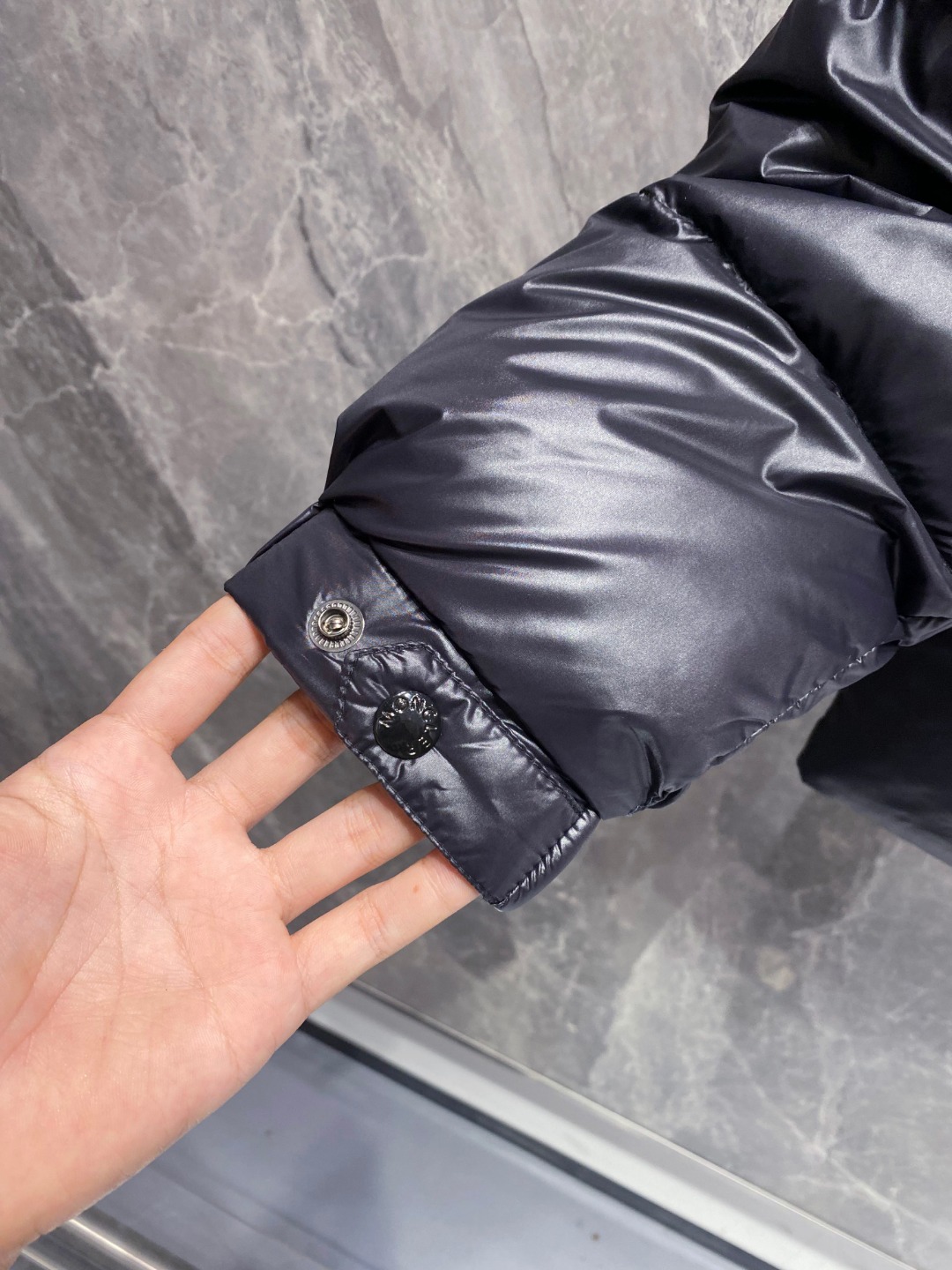 【鹅绒】Moncler 蒙口高端品鉴臻品！欧标90保暖白鹅绒填充男士羽绒服外套整体的造型设计依然传承了M