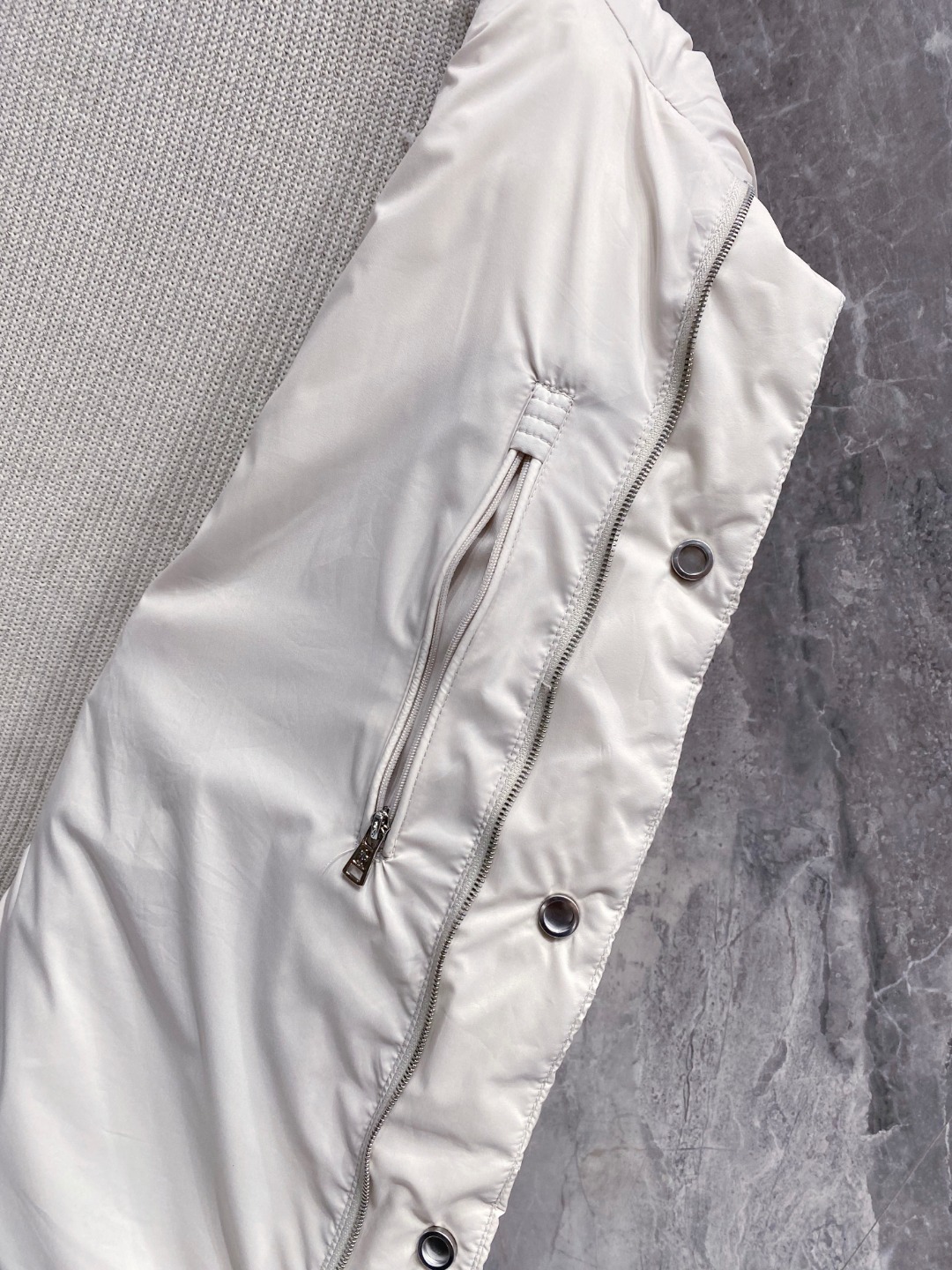 Moncler 蒙口 2025年秋冬新款羽绒服，针织拼接羽绒服采用新国标95白鸭绒，秋冬新品内搭神器！在