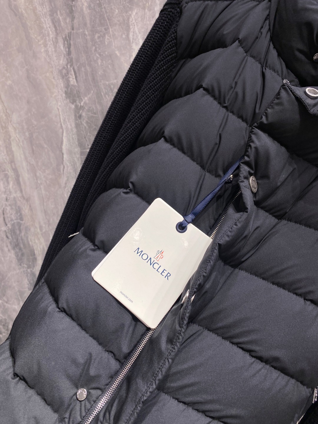 Moncler 蒙口 2025年秋冬新款羽绒服，针织拼接羽绒服采用新国标95白鸭绒，秋冬新品内搭神器！在