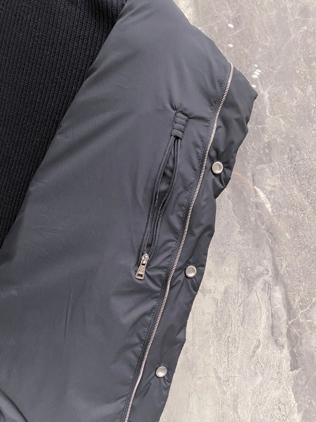 Moncler 蒙口 2025年秋冬新款羽绒服，针织拼接羽绒服采用新国标95白鸭绒，秋冬新品内搭神器！在