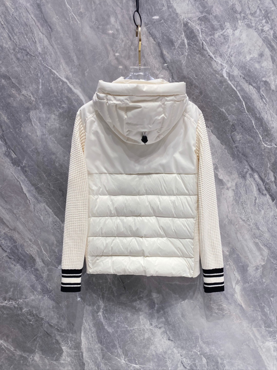 Moncler 蒙口 2025年秋冬新款羽绒服，针织连帽拼接羽绒服采用新国标95白鸭绒，秋冬新品内搭神器