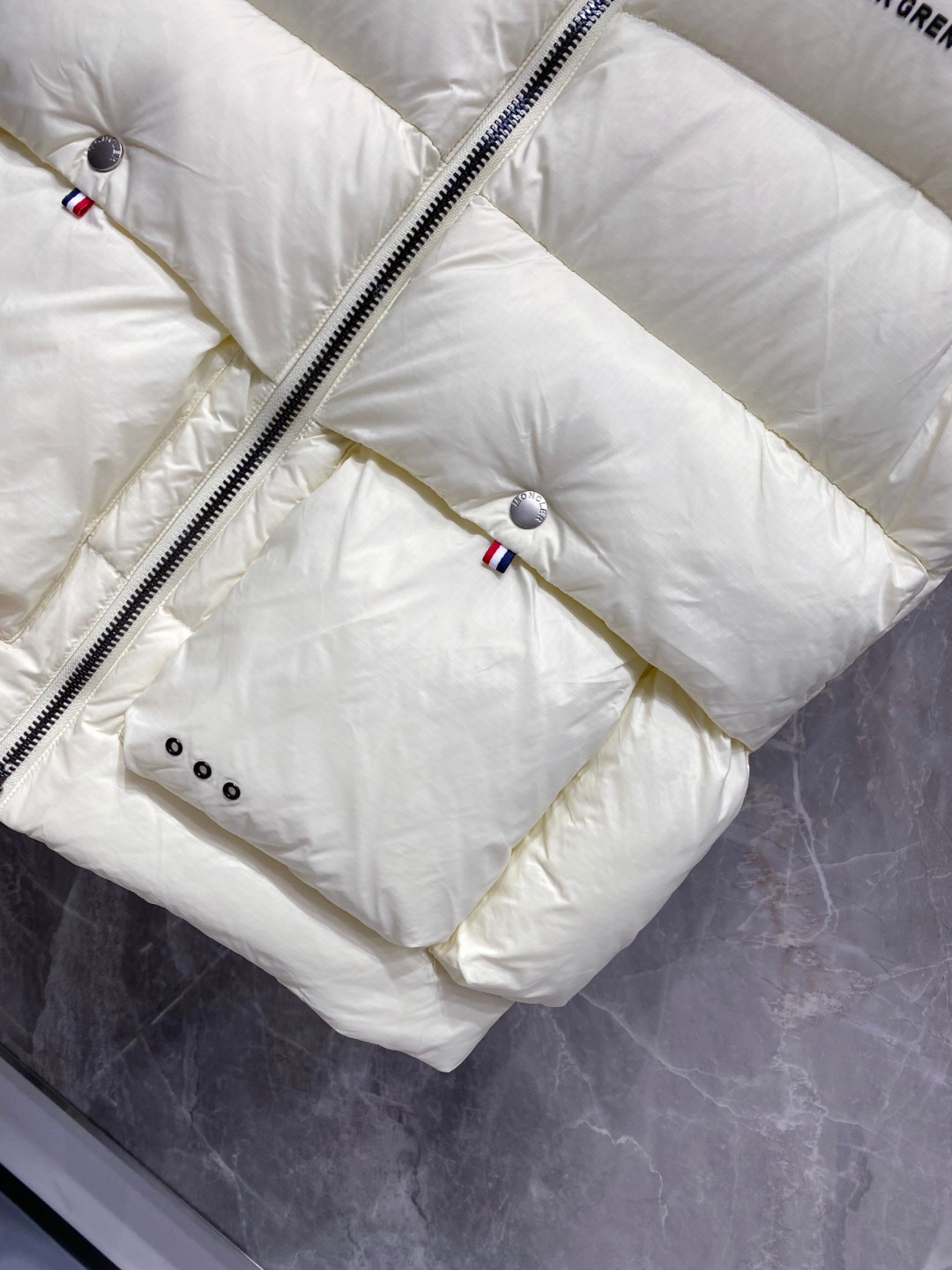 Moncler 蒙口🆕🆕🆕25年冬季新款羽绒马甲立领羽绒马甲，原版订制五金配件，采用顶级90白鸭绒超柔软