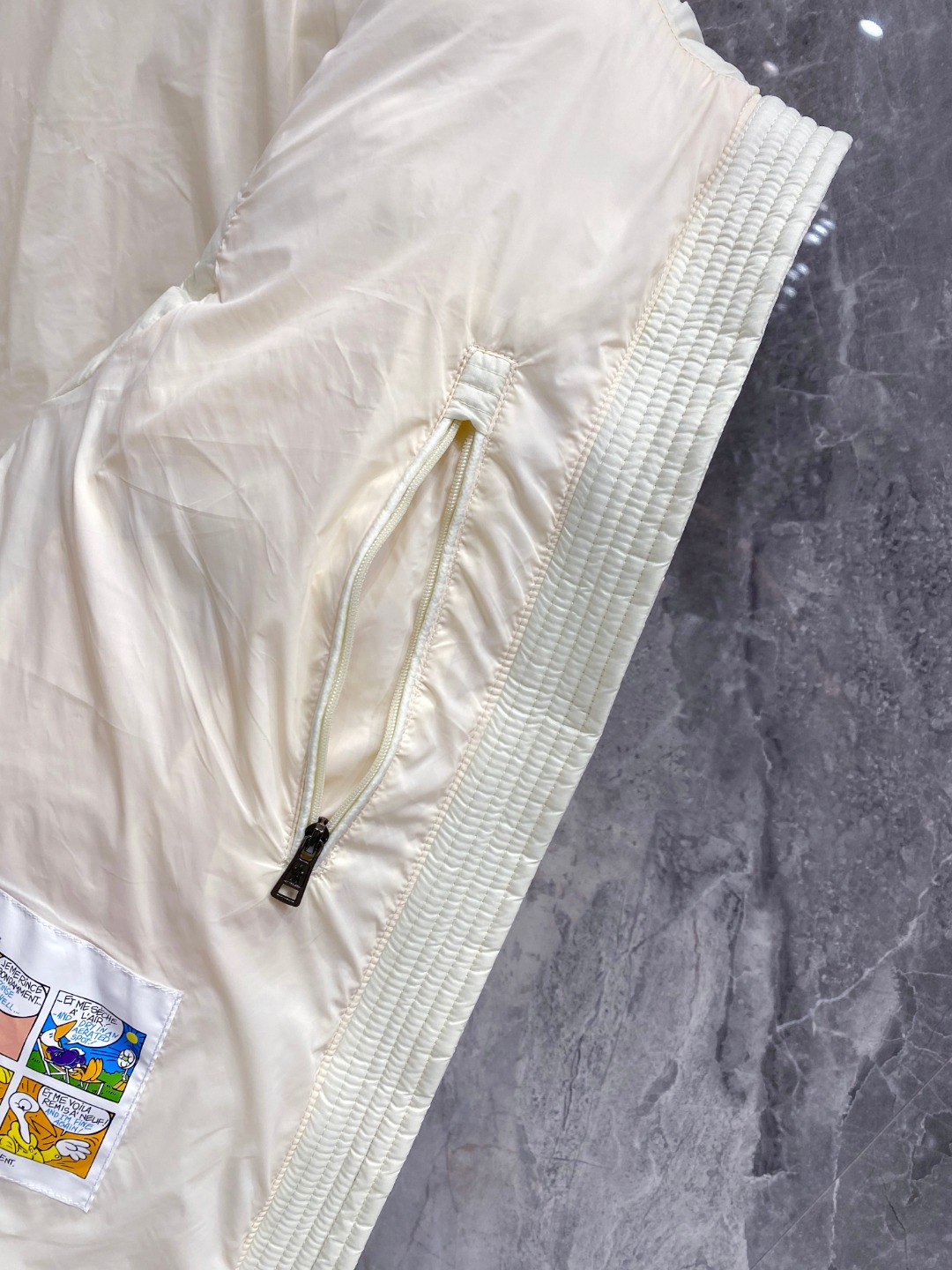 Moncler 蒙口🆕🆕🆕25年冬季新款羽绒马甲立领羽绒马甲，原版订制五金配件，采用顶级90白鸭绒超柔软