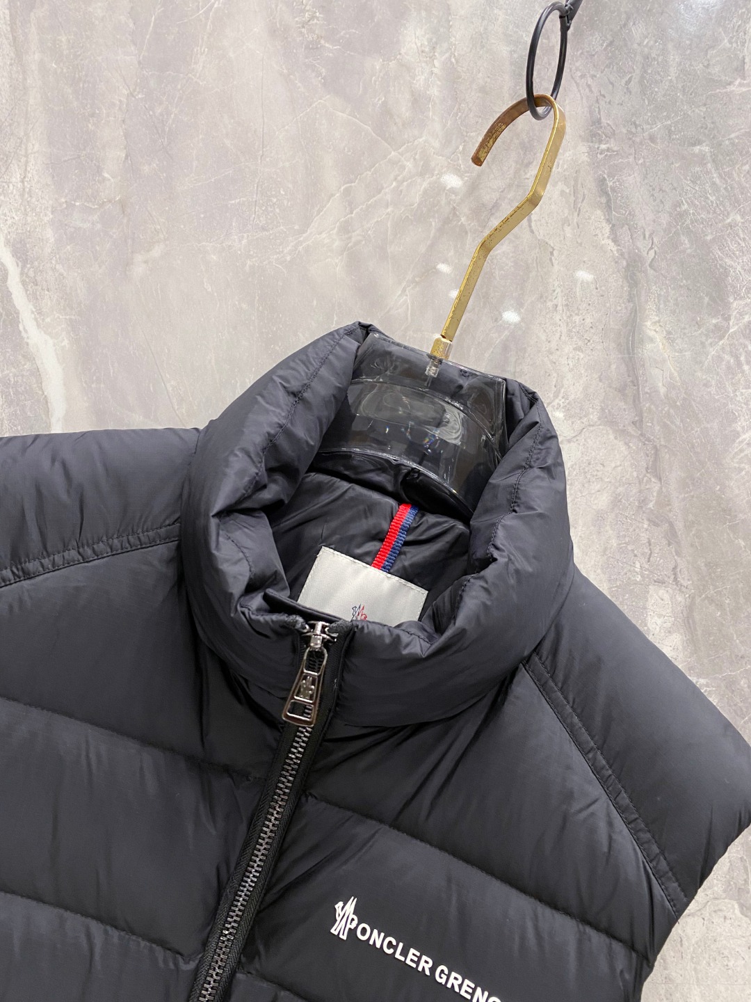 Moncler 蒙口🆕🆕🆕25年冬季新款羽绒马甲立领羽绒马甲，原版订制五金配件，采用顶级90白鸭绒超柔软