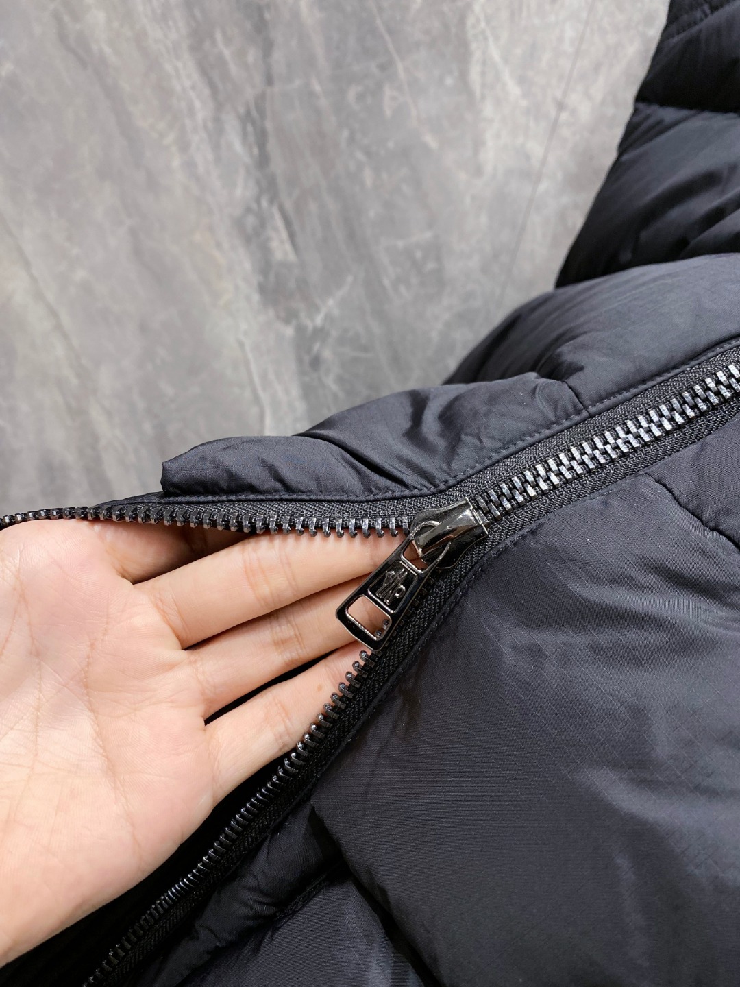 Moncler 蒙口🆕🆕🆕25年冬季新款羽绒马甲立领羽绒马甲，原版订制五金配件，采用顶级90白鸭绒超柔软