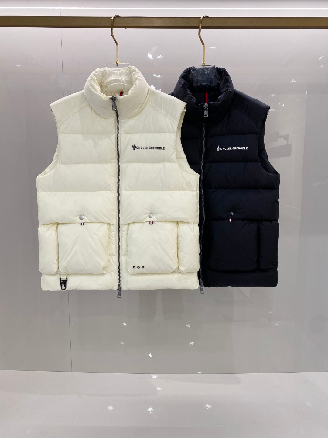 Moncler 蒙口🆕🆕🆕25年冬季新款羽绒马甲立领羽绒马甲，原版订制五金配件，采用顶级90白鸭绒超柔软