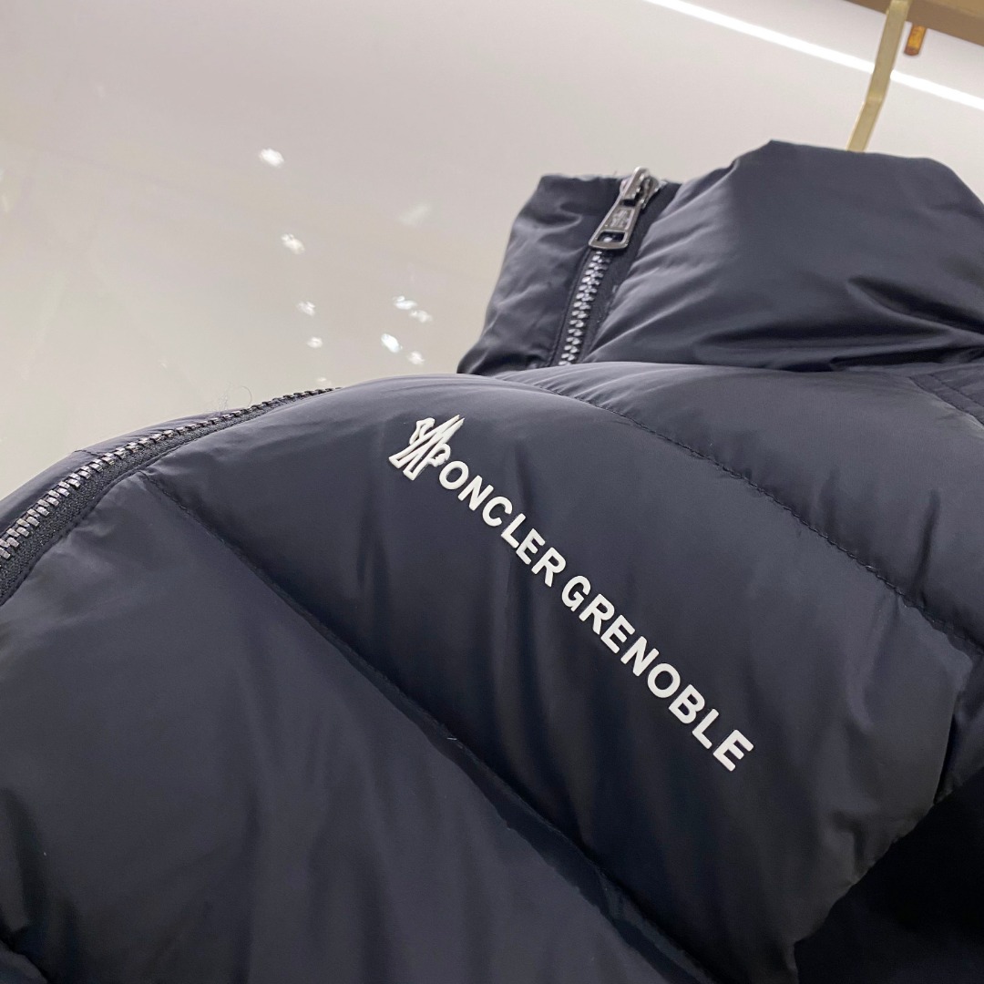 Moncler 蒙口🆕🆕🆕25年冬季新款羽绒马甲立领羽绒马甲，原版订制五金配件，采用顶级90白鸭绒超柔软