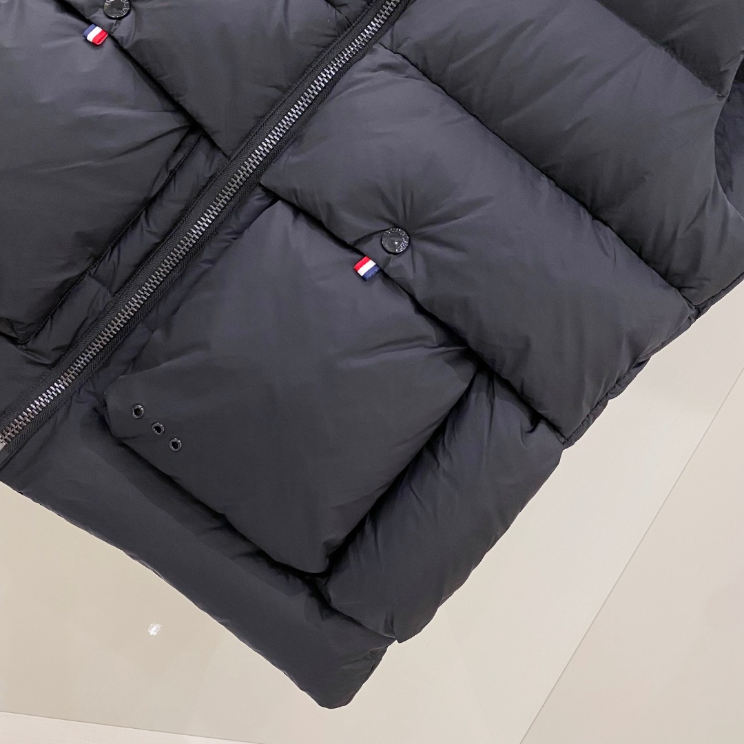 Moncler 蒙口🆕🆕🆕25年冬季新款羽绒马甲立领羽绒马甲，原版订制五金配件，采用顶级90白鸭绒超柔软