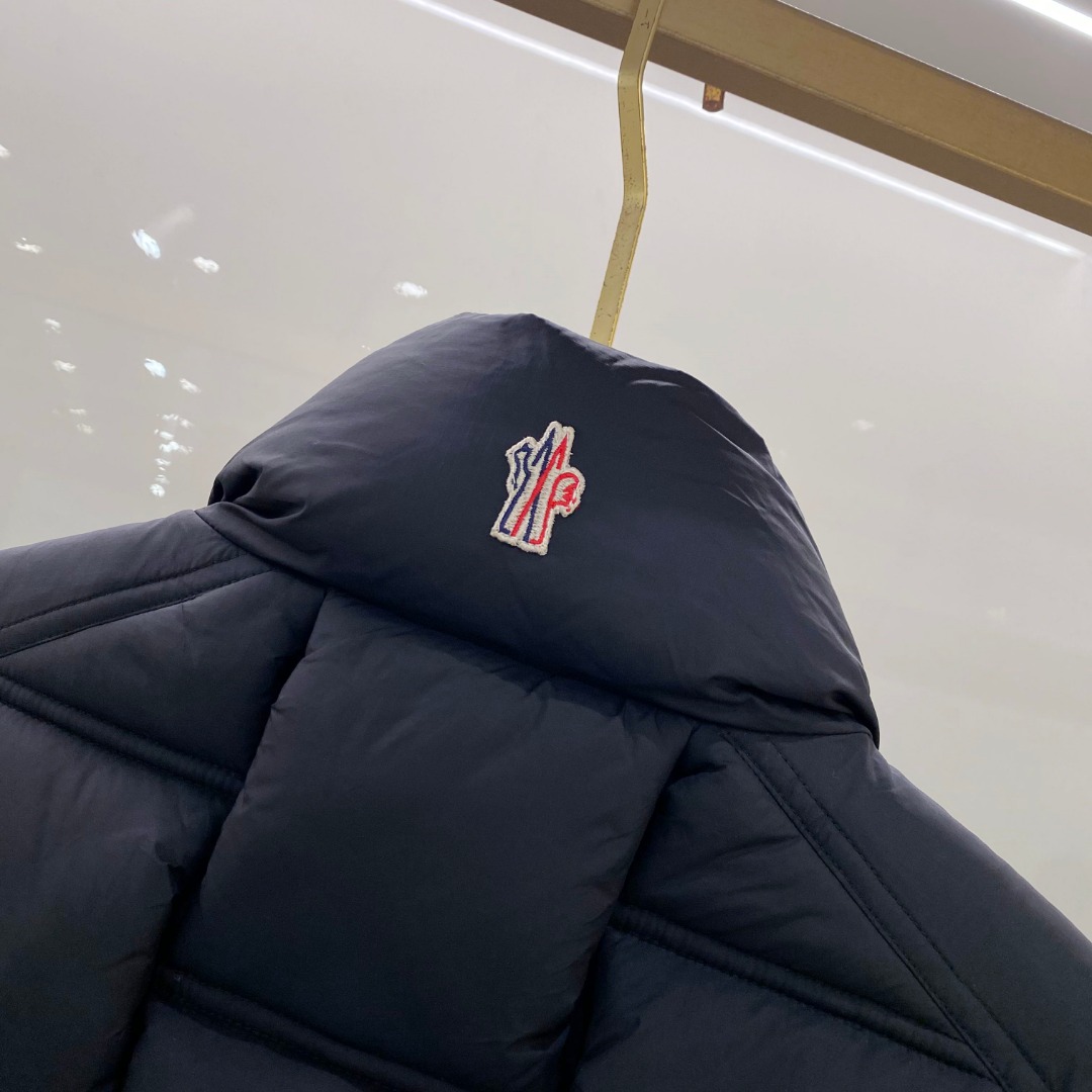 Moncler 蒙口🆕🆕🆕25年冬季新款羽绒马甲立领羽绒马甲，原版订制五金配件，采用顶级90白鸭绒超柔软
