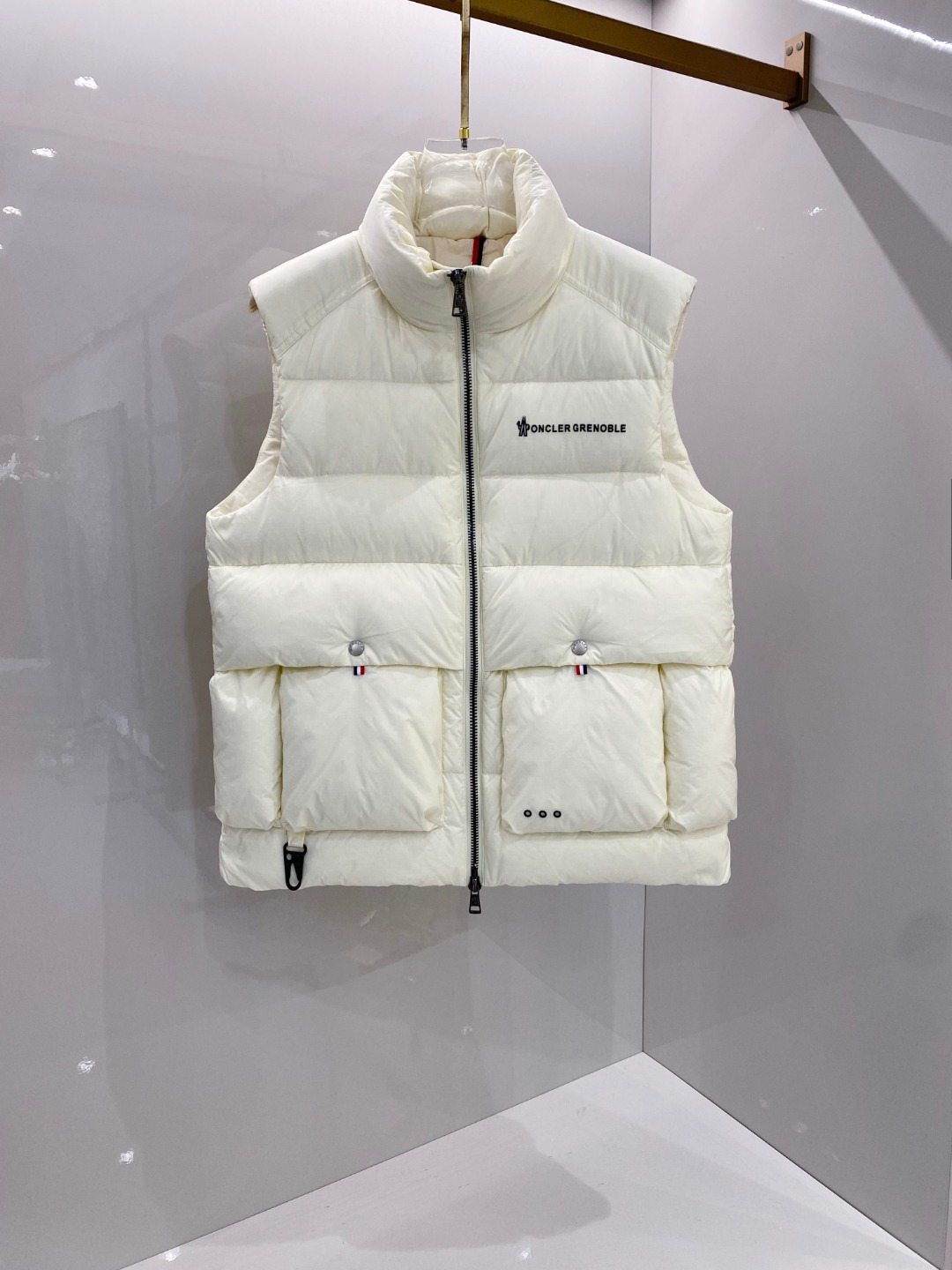 Moncler 蒙口🆕🆕🆕25年冬季新款羽绒马甲立领羽绒马甲，原版订制五金配件，采用顶级90白鸭绒超柔软